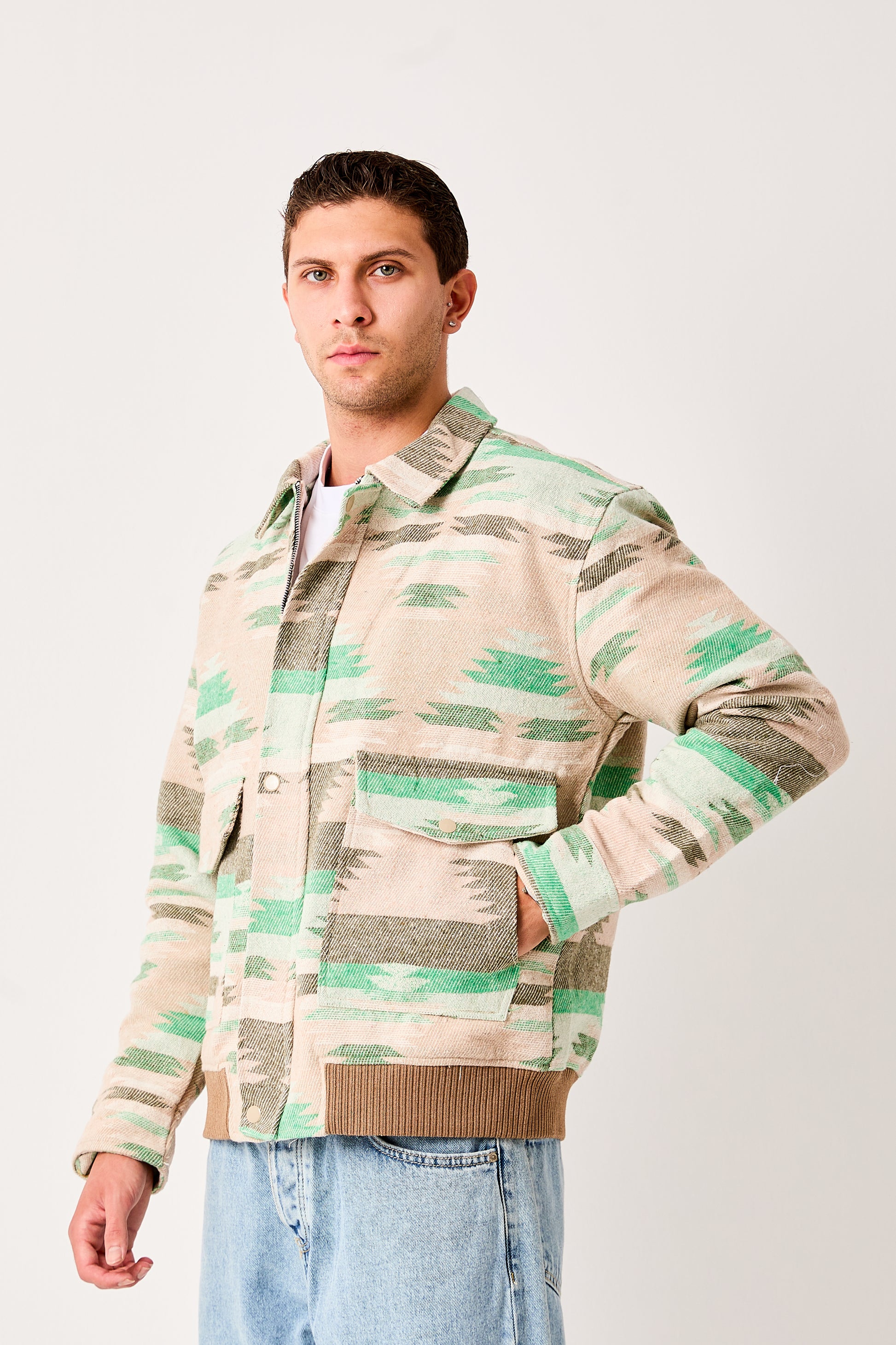 color:green