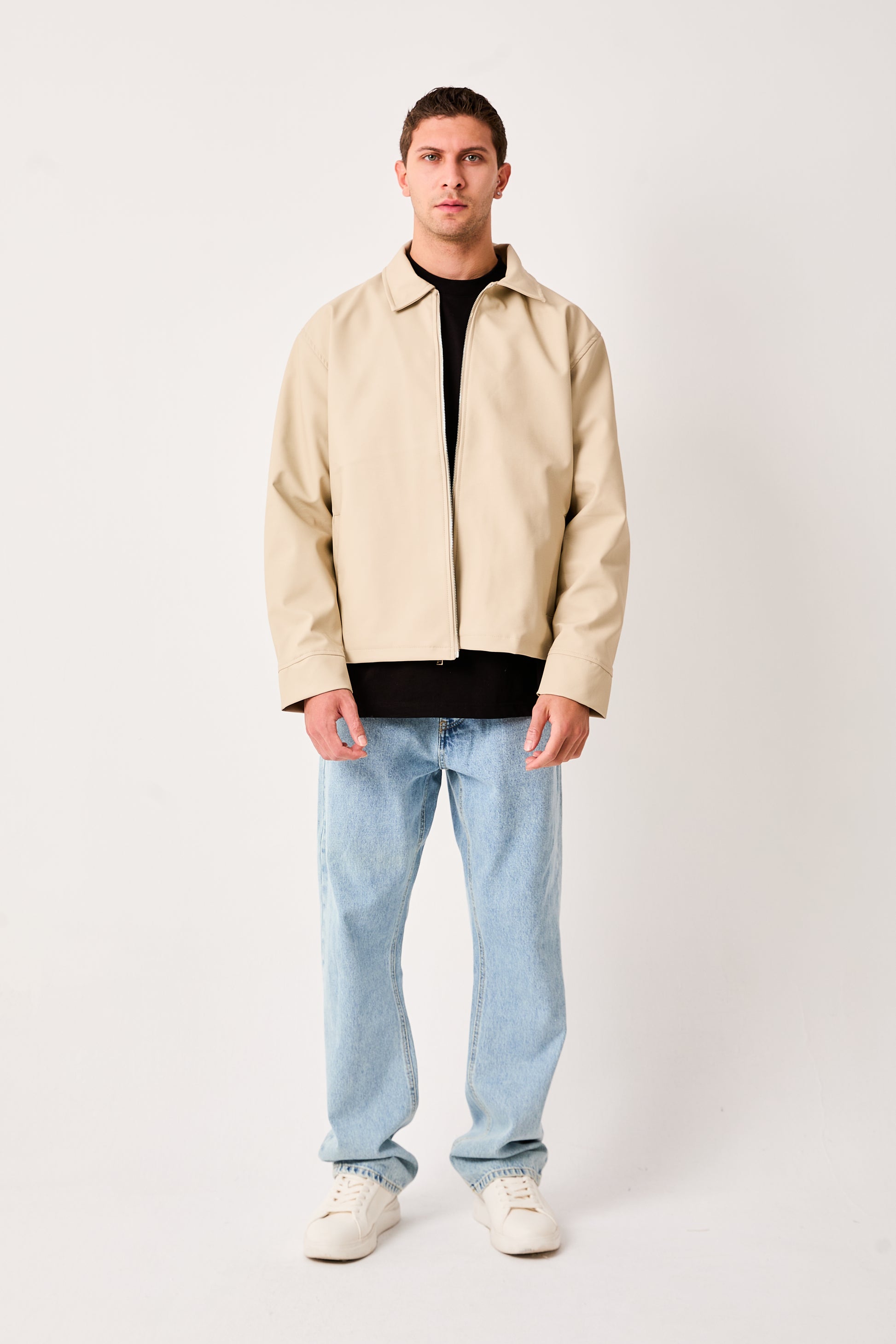 color:beige
