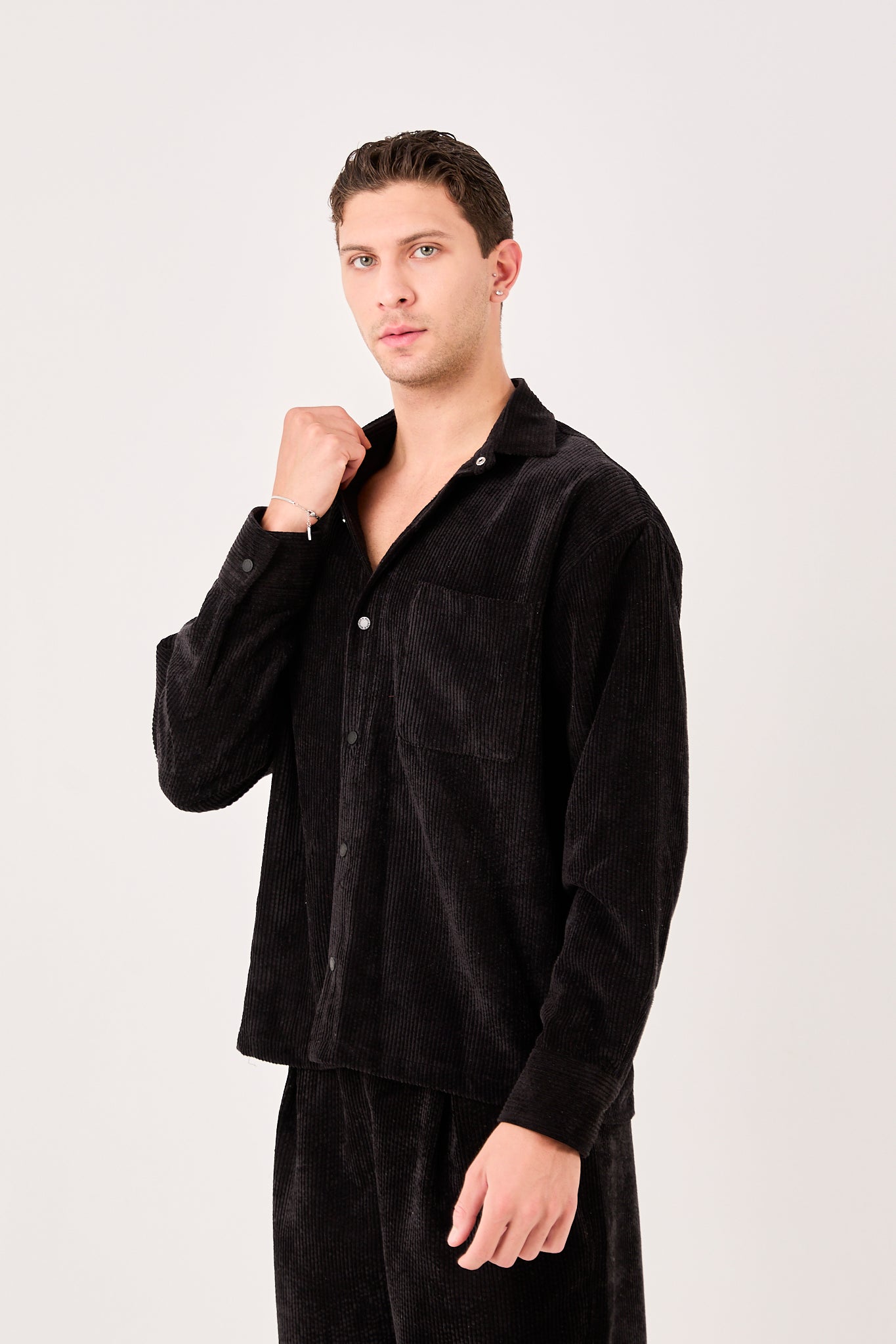 color-card:black color:black