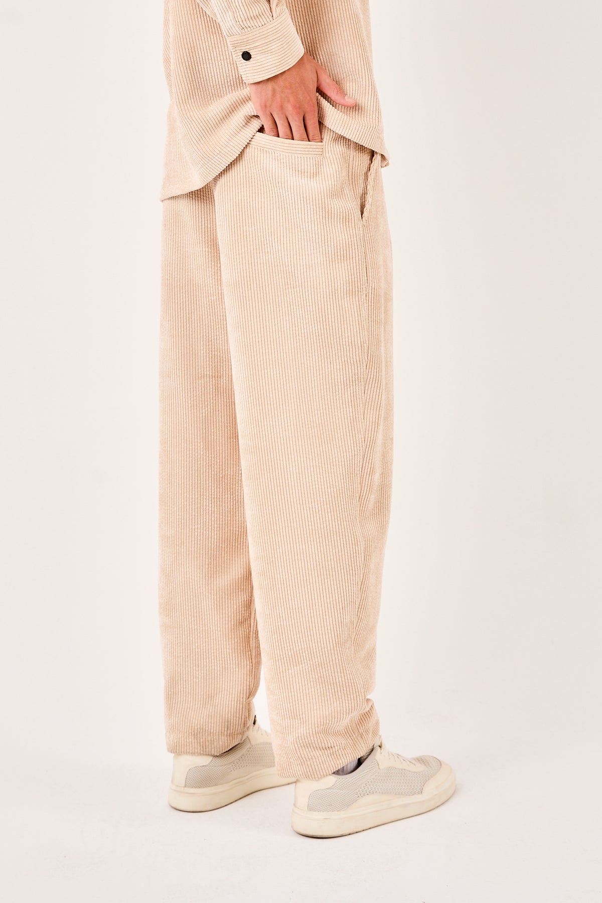 color:beige