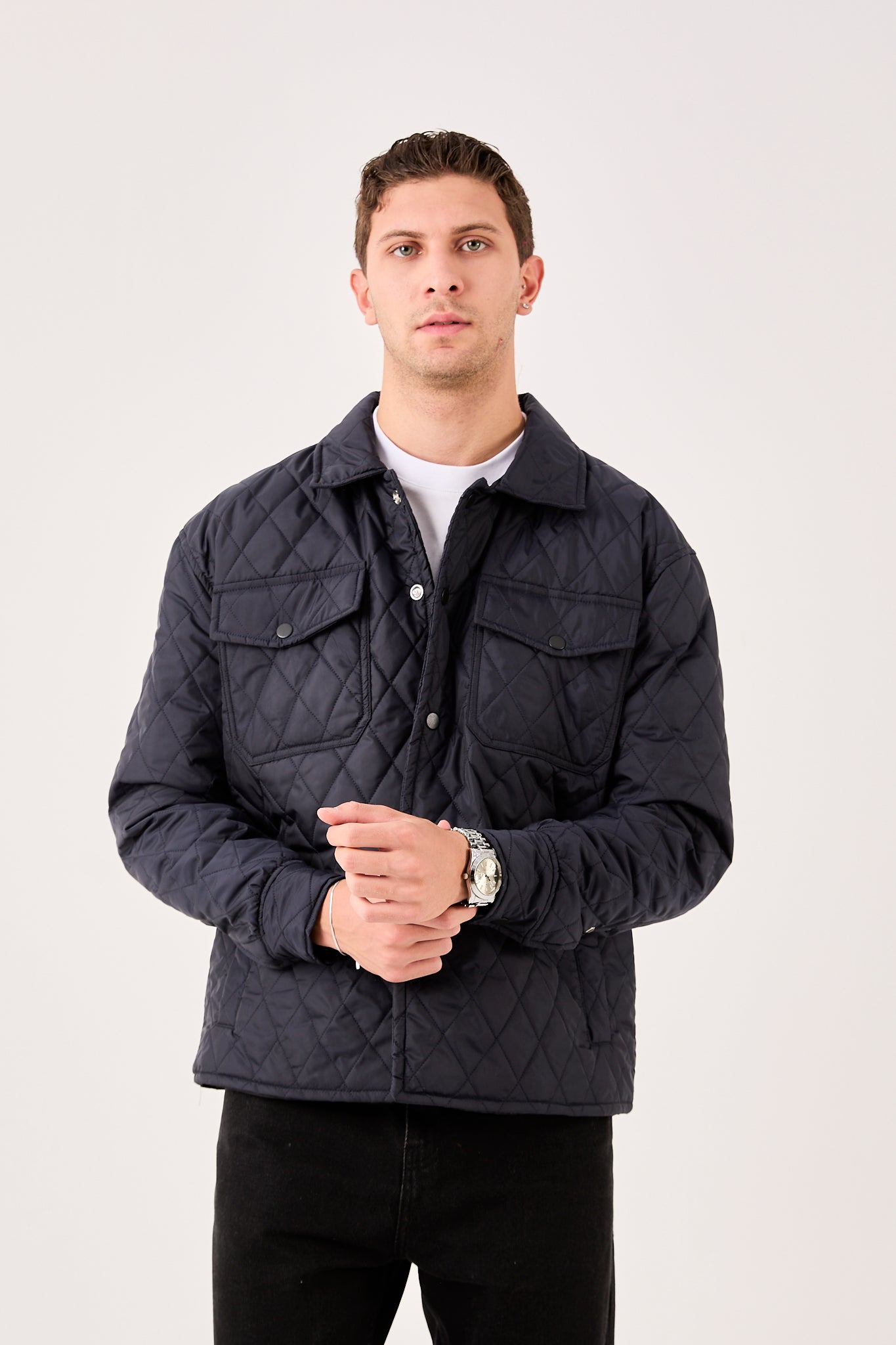 color:navy