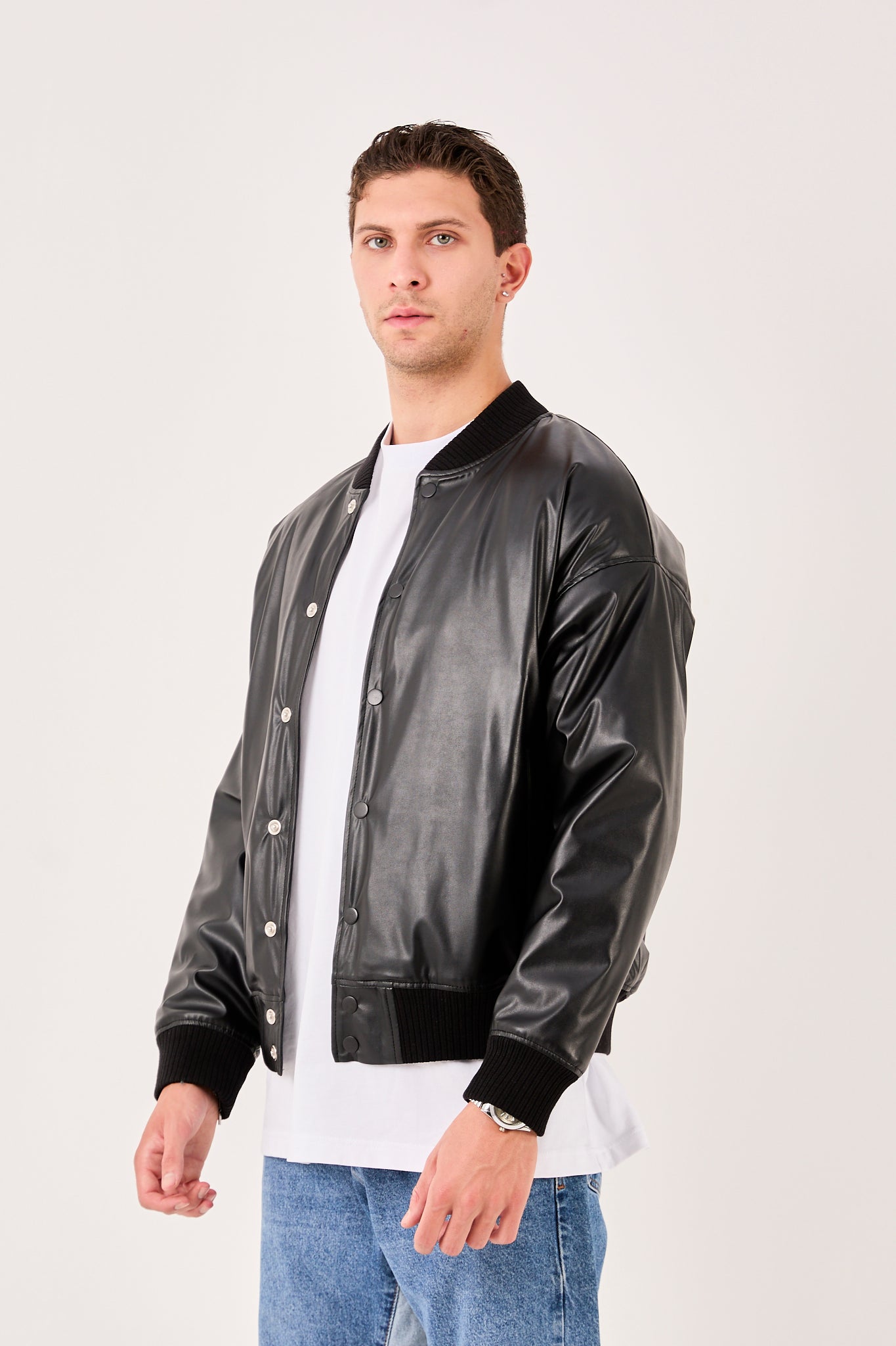 color:black