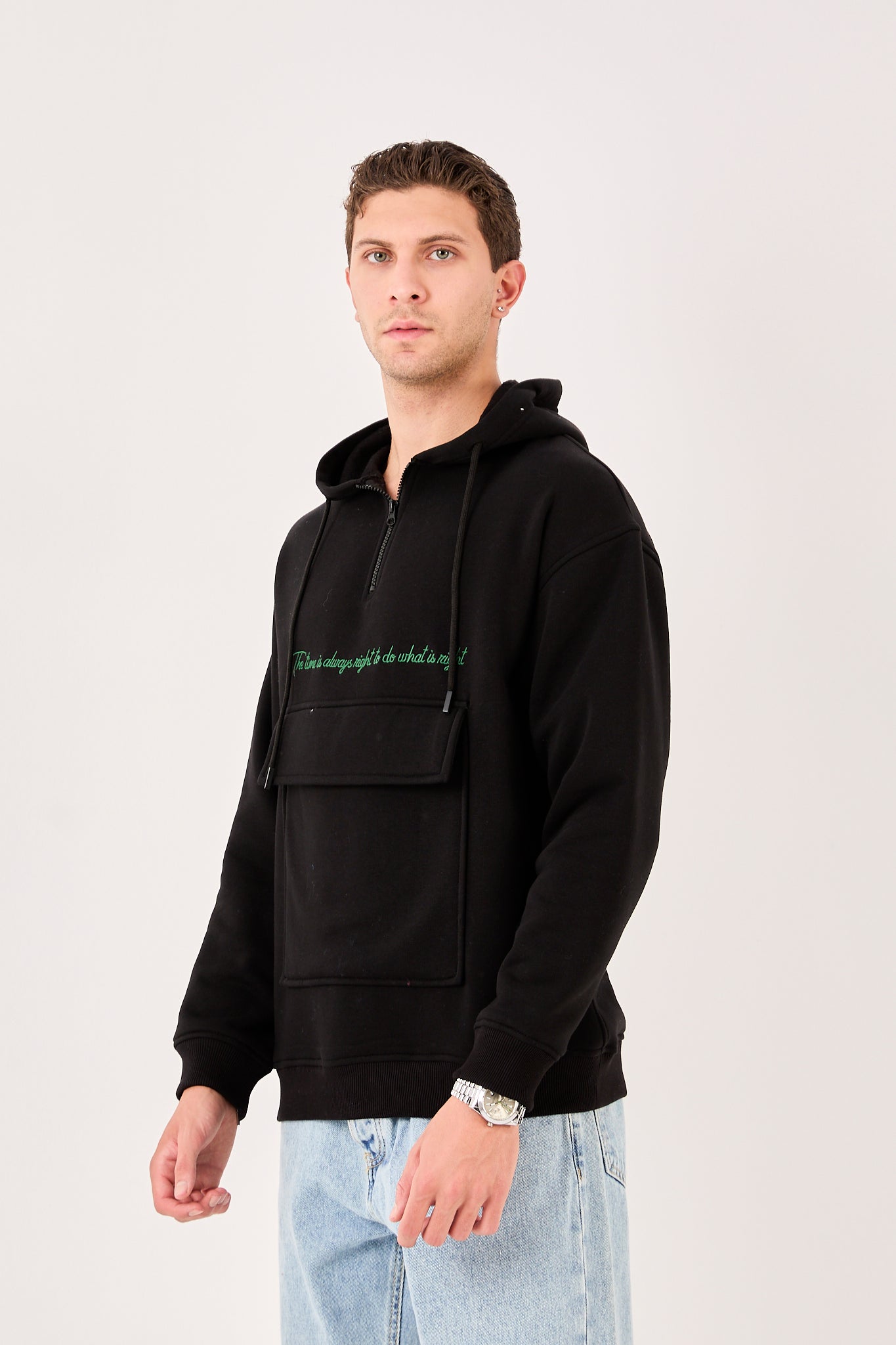 color-card:black color:black