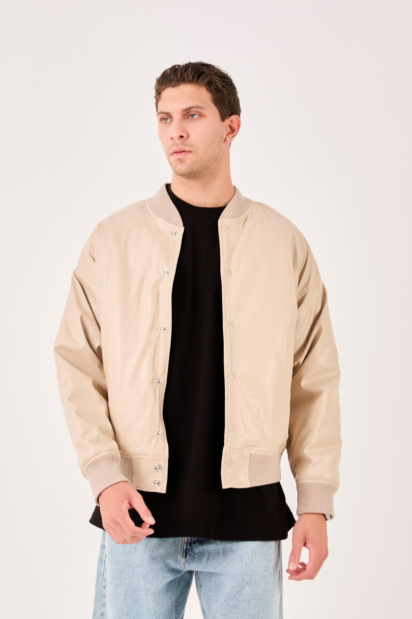 color:beige