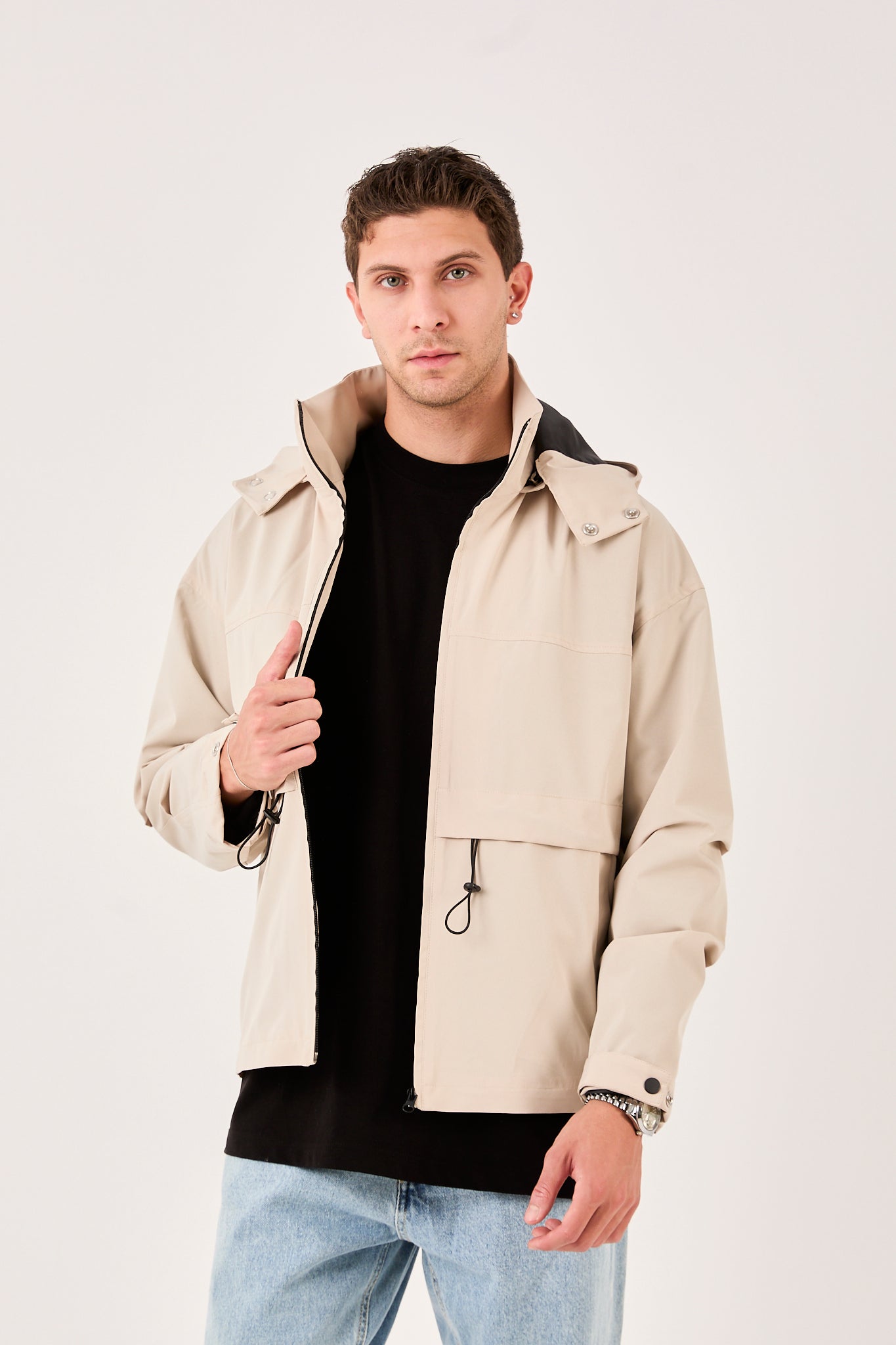 color:beige