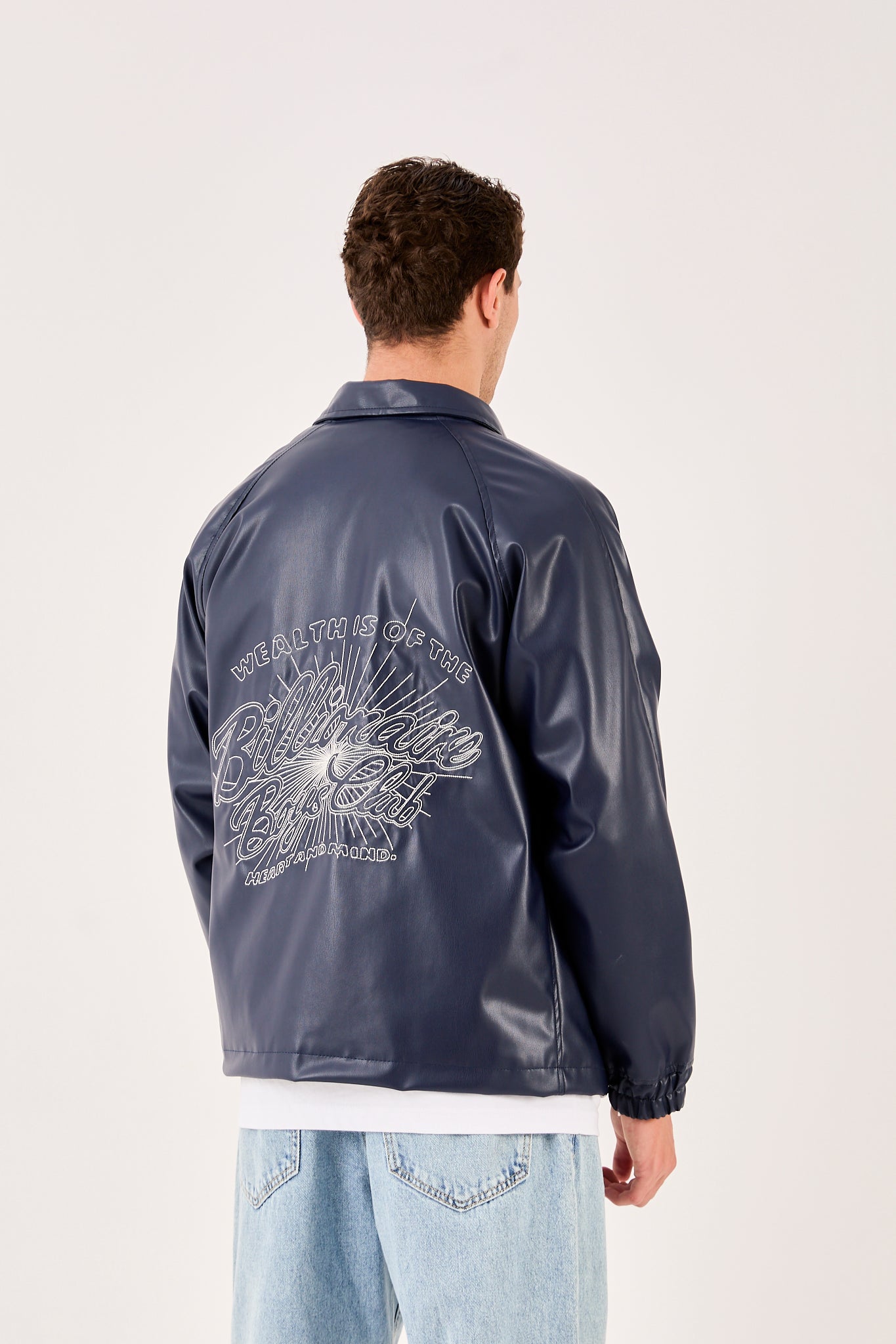 color:navy