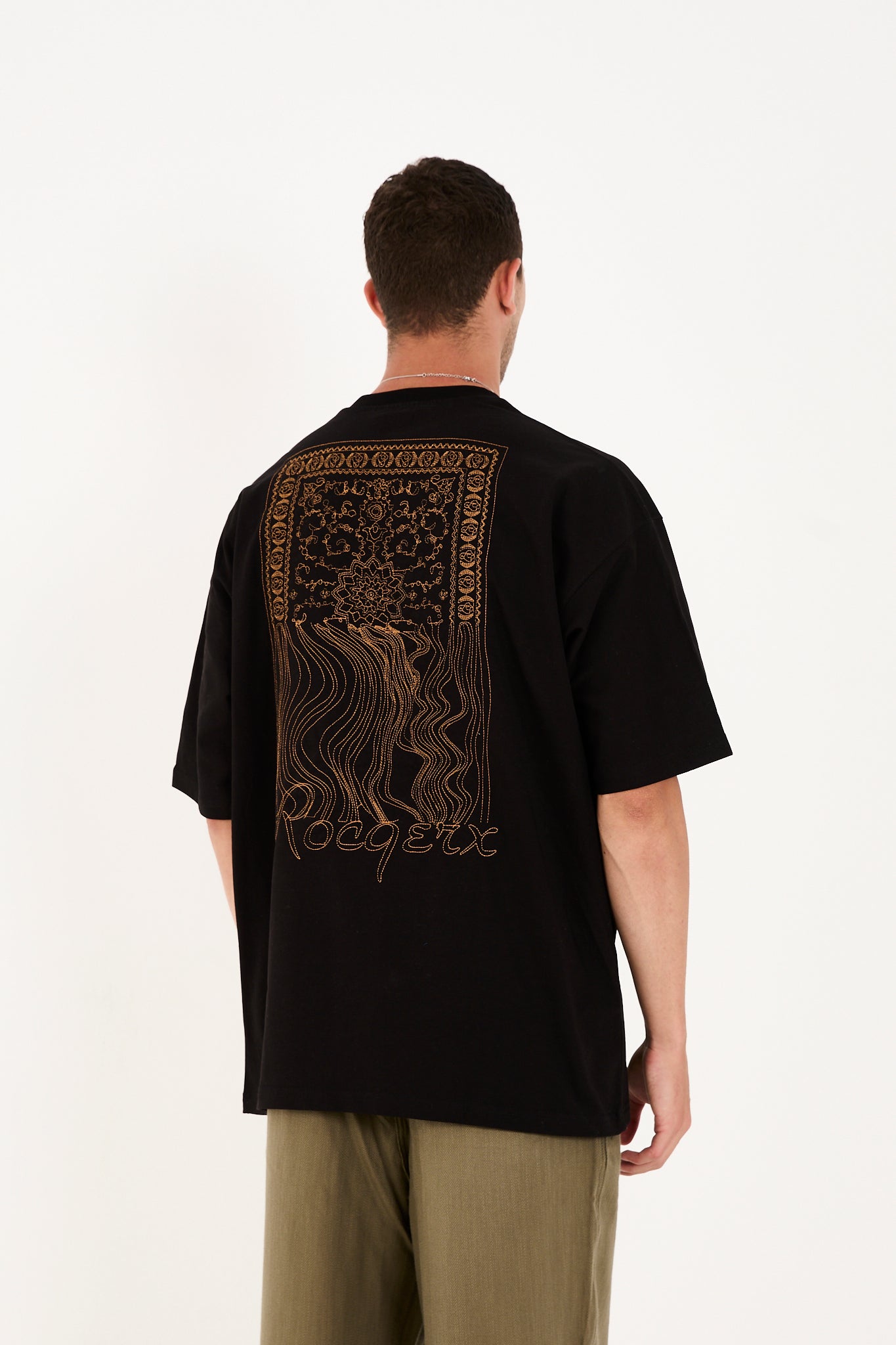 color:black