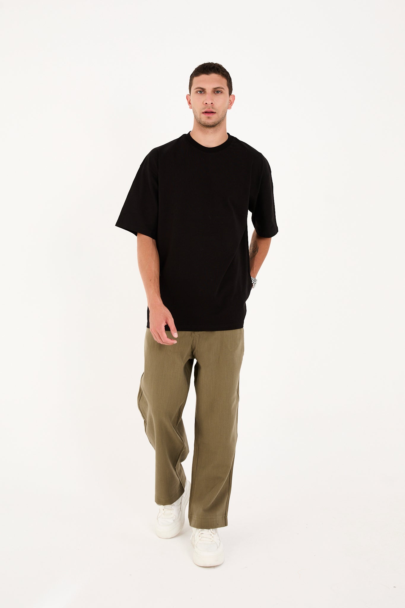 color:black