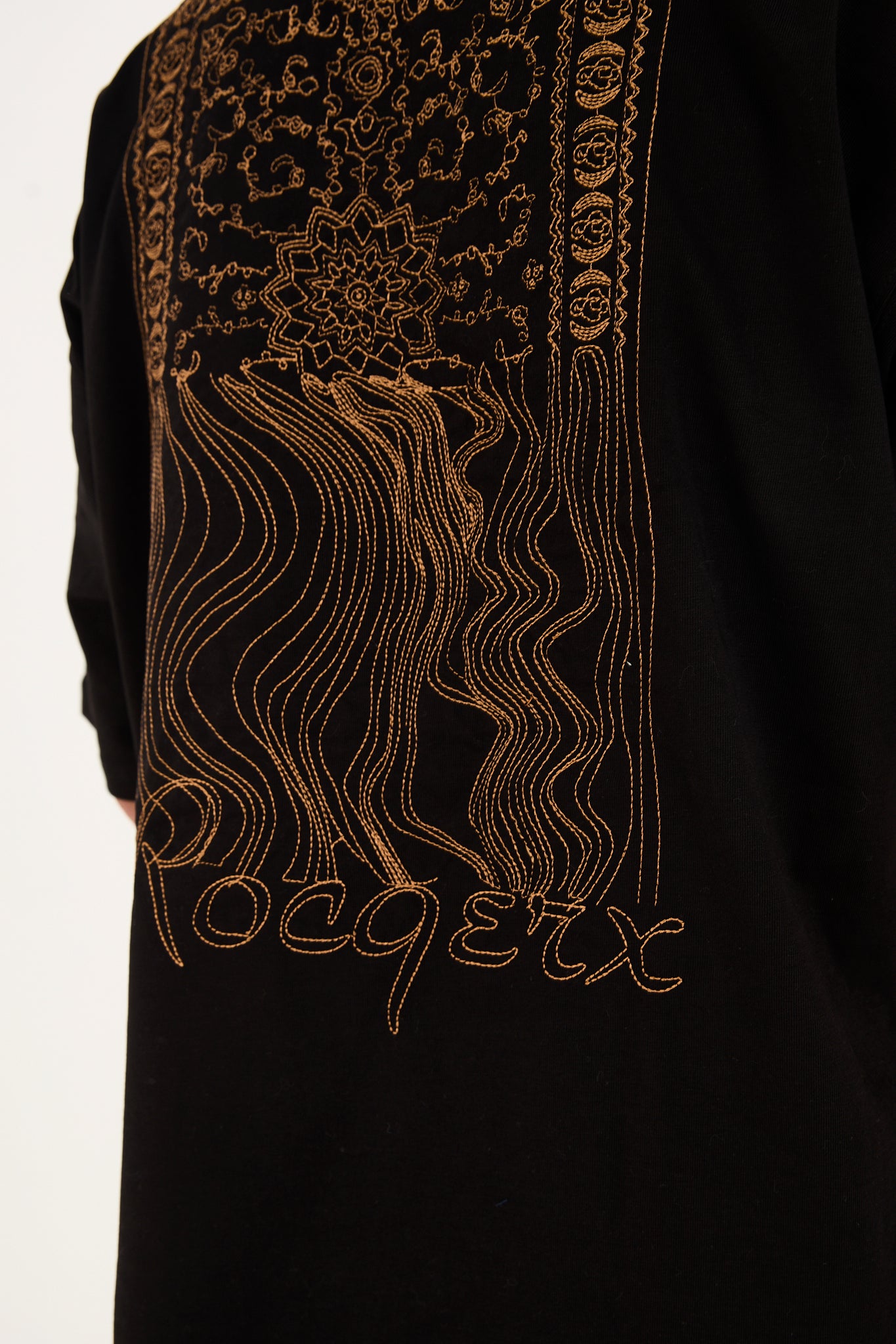 color:black