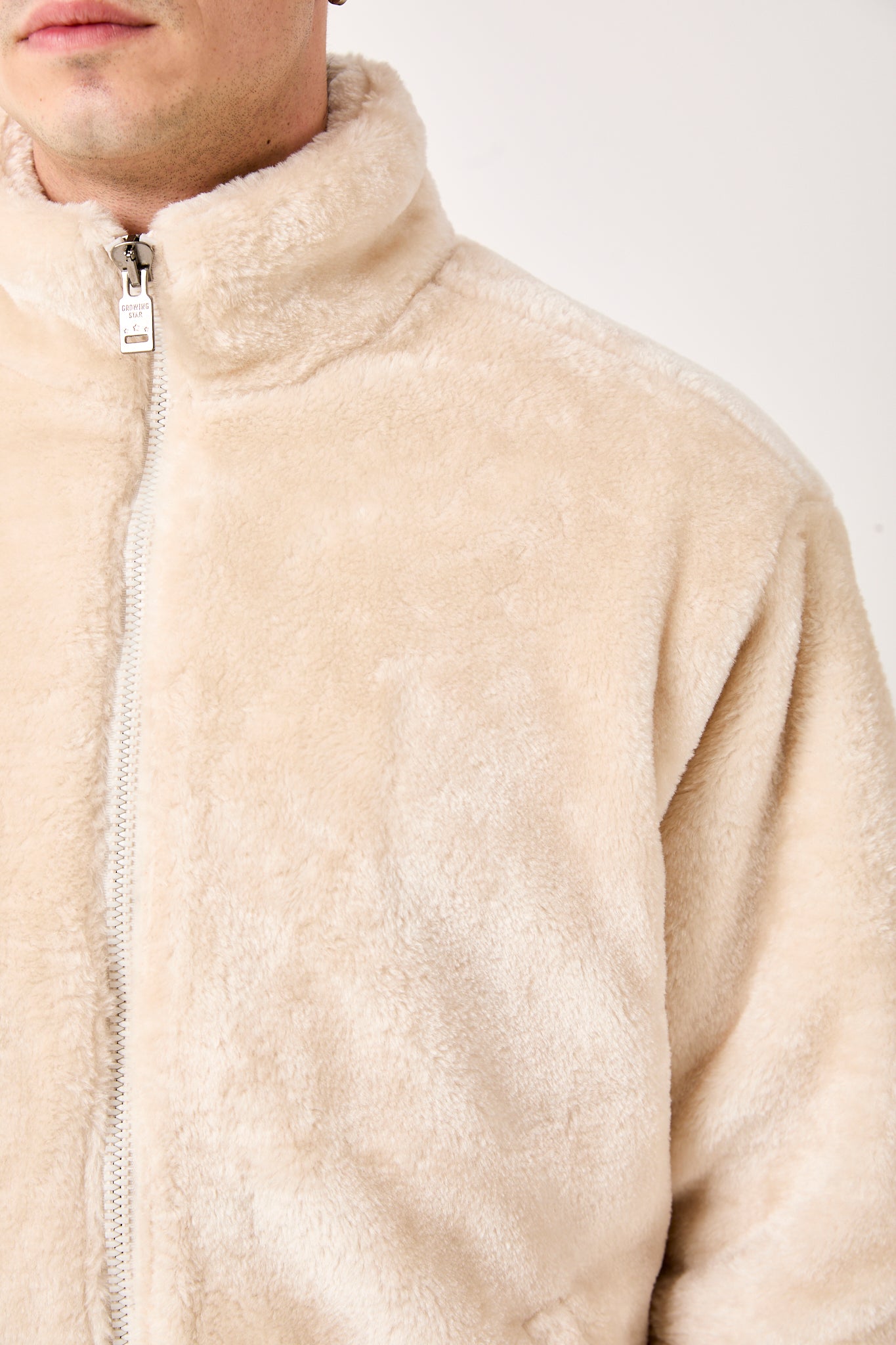 color:beige