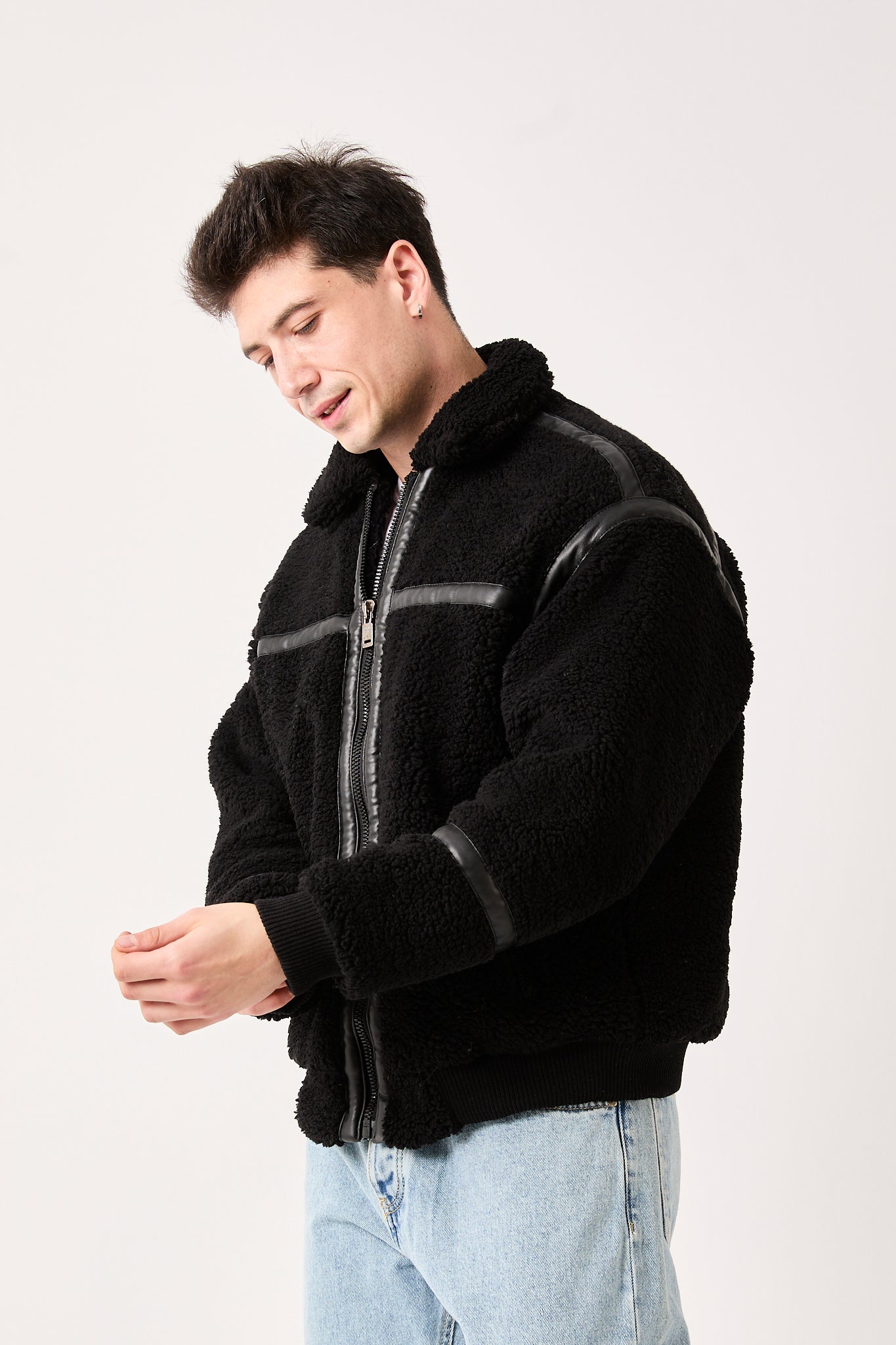 color:black