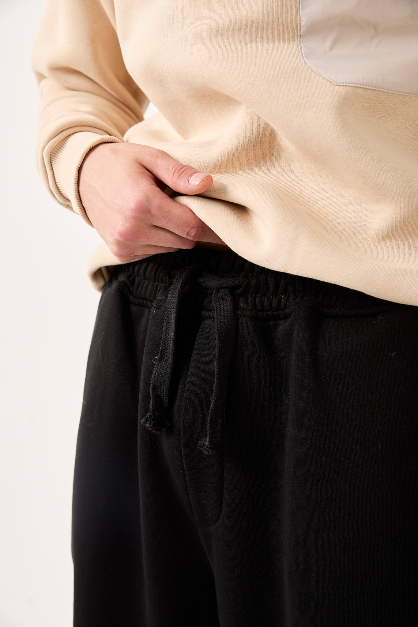 Unisex Black Fleece Sweatpants – 3-Thread Relaxed Fit-X-1001