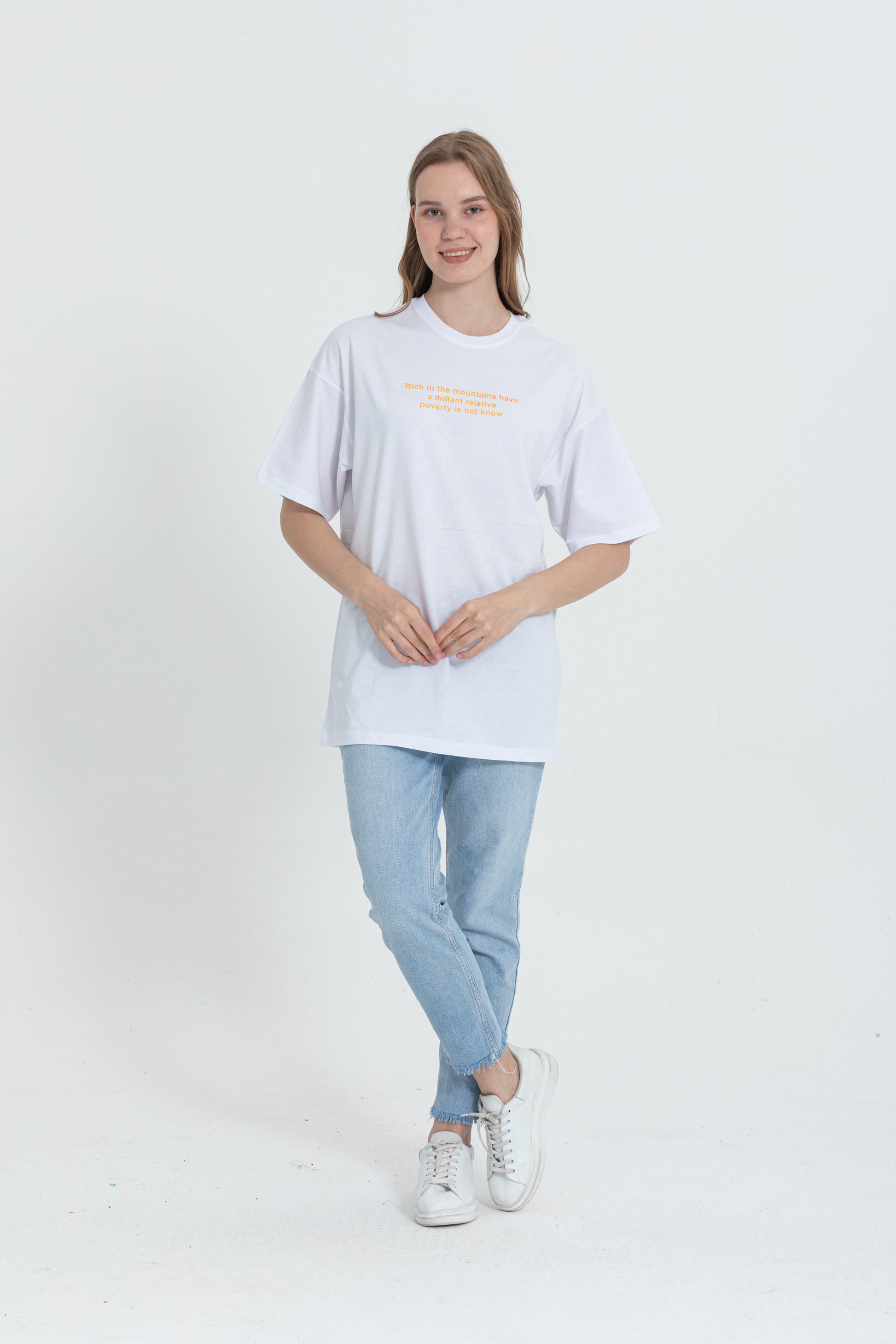 color:white