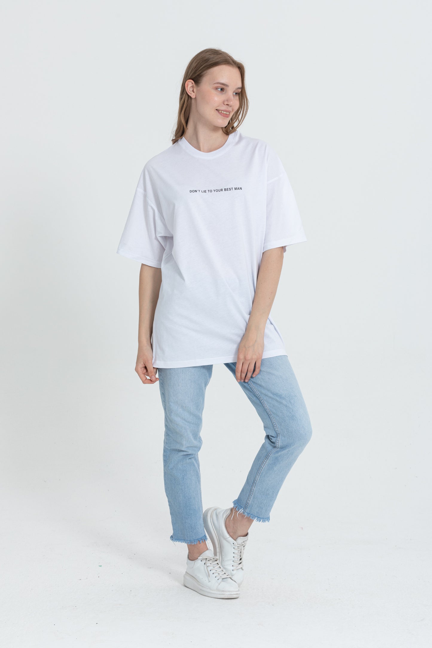 color:white