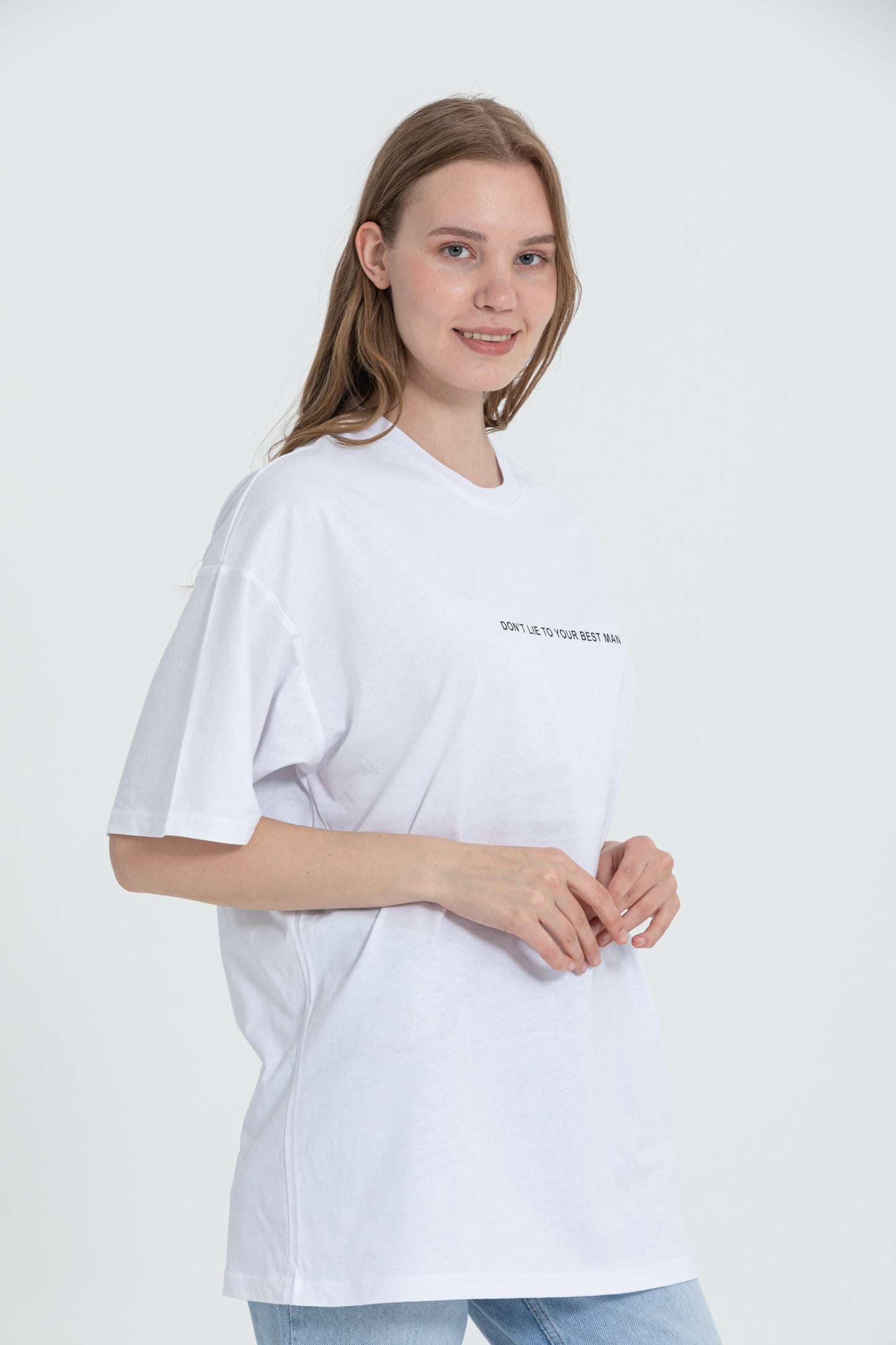 color:white