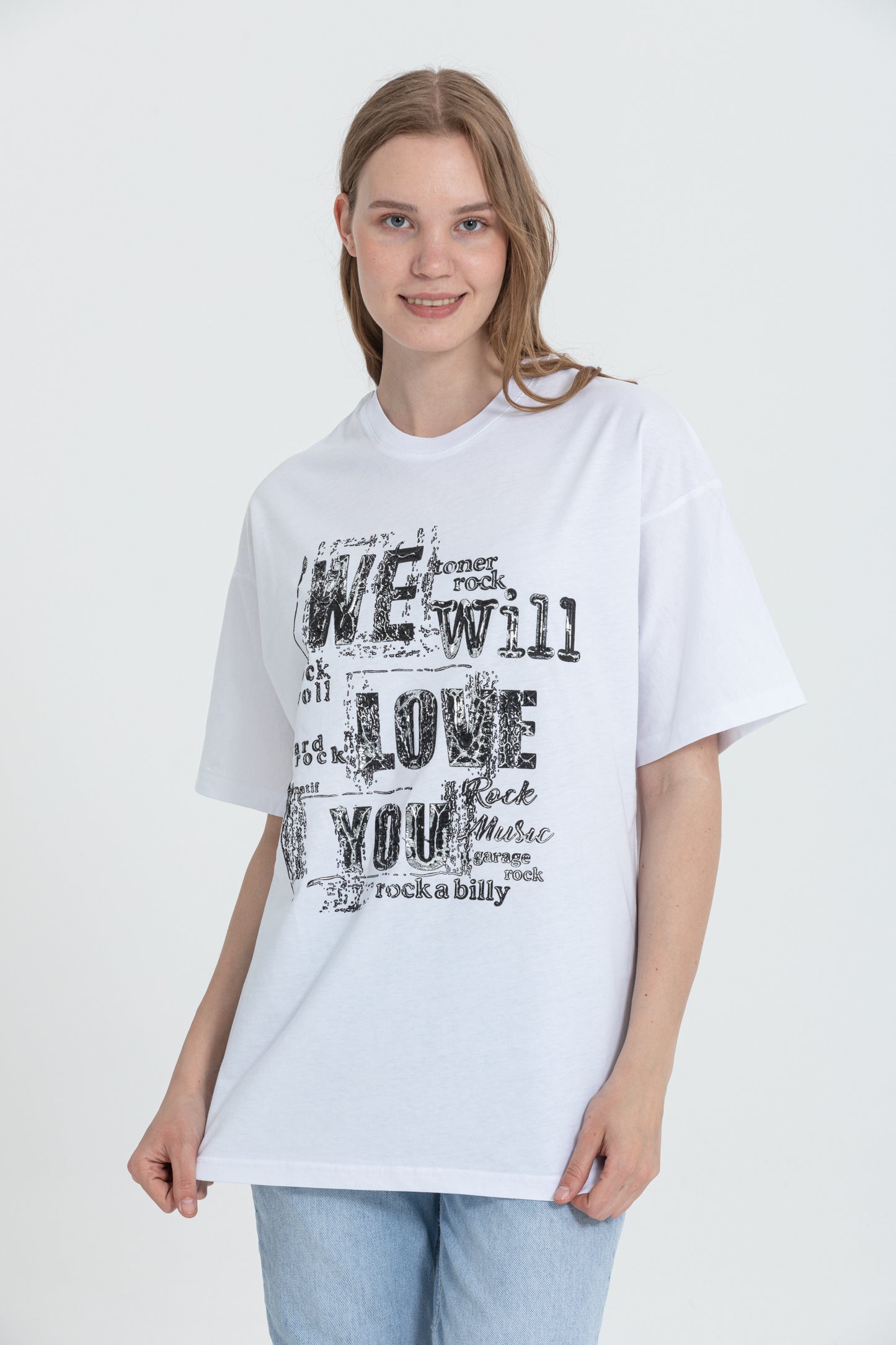 color:white