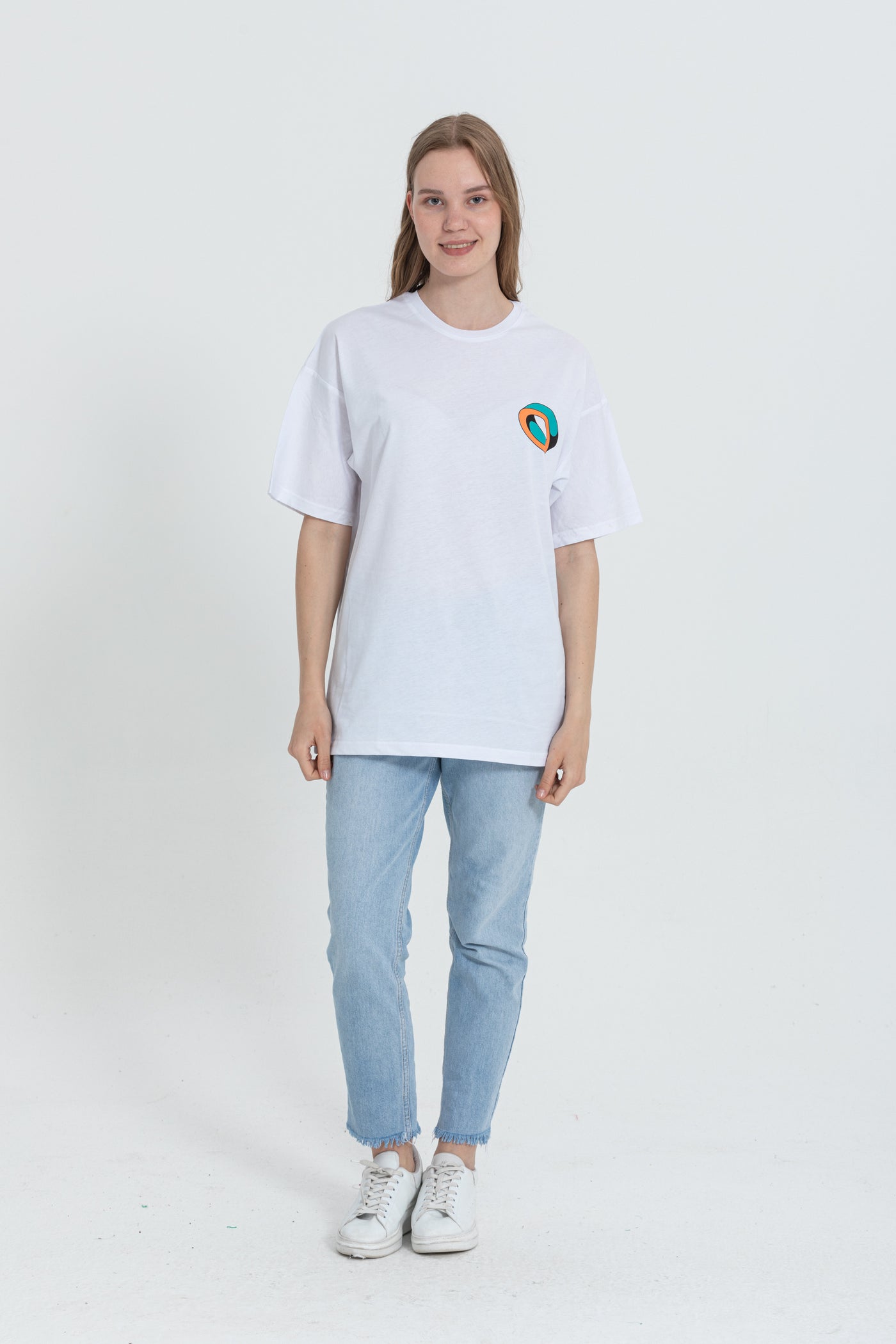color:white
