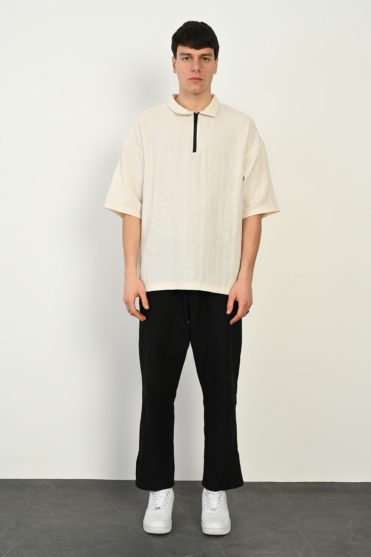 color:beige