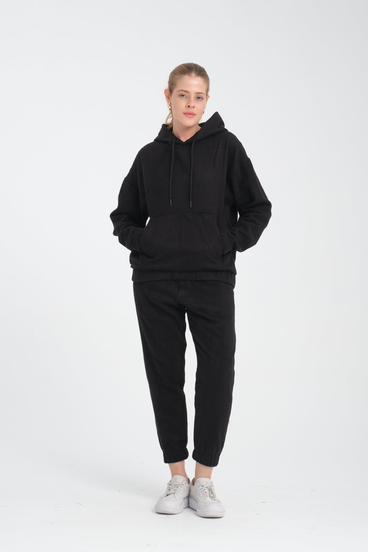 color:black