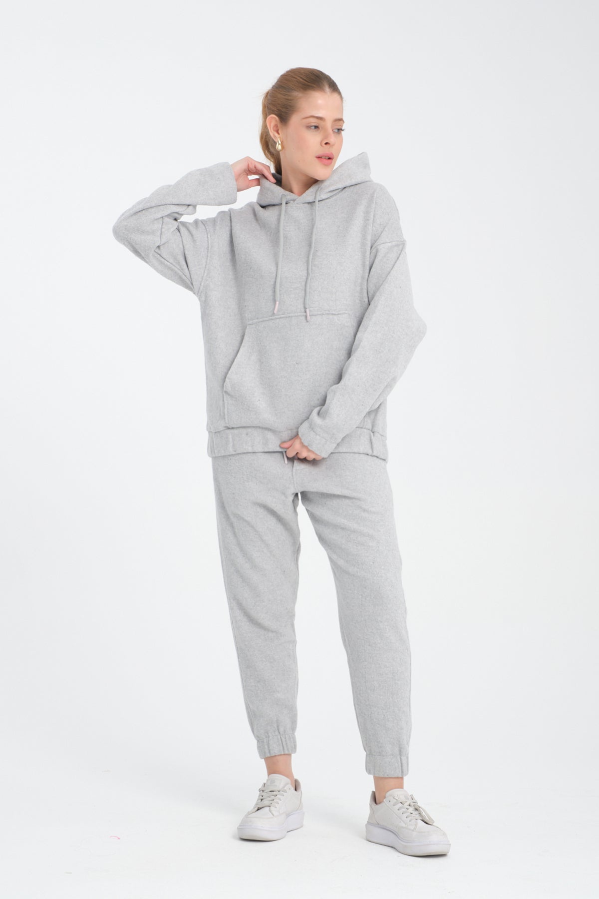 color:gray