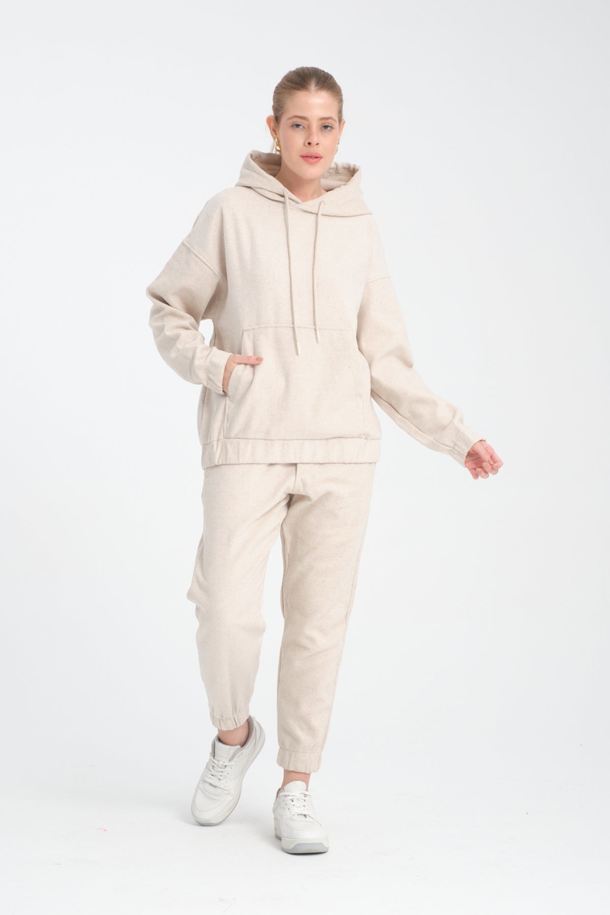 color:beige