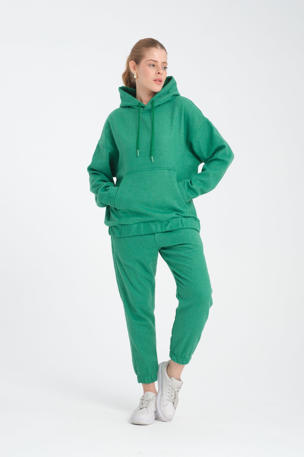 color:green
