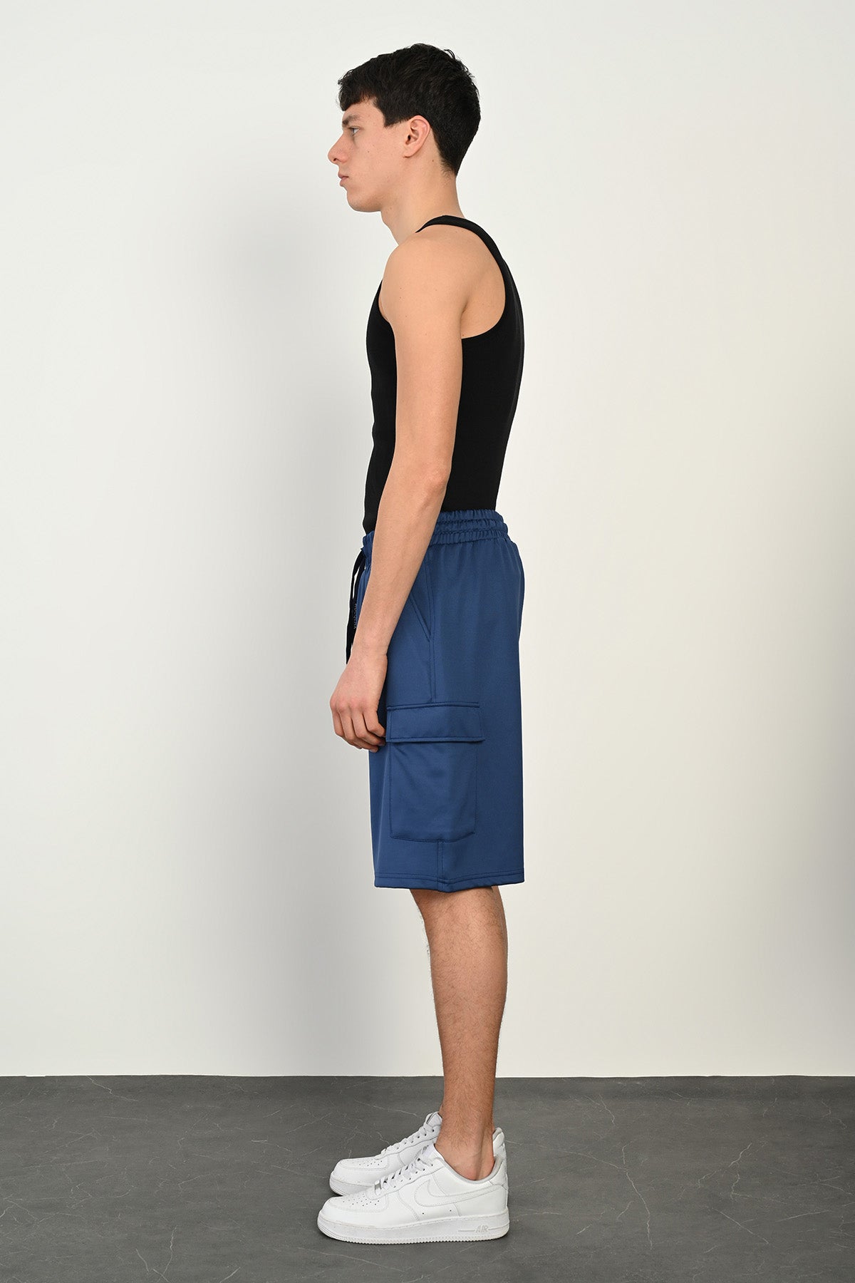 color:indigo