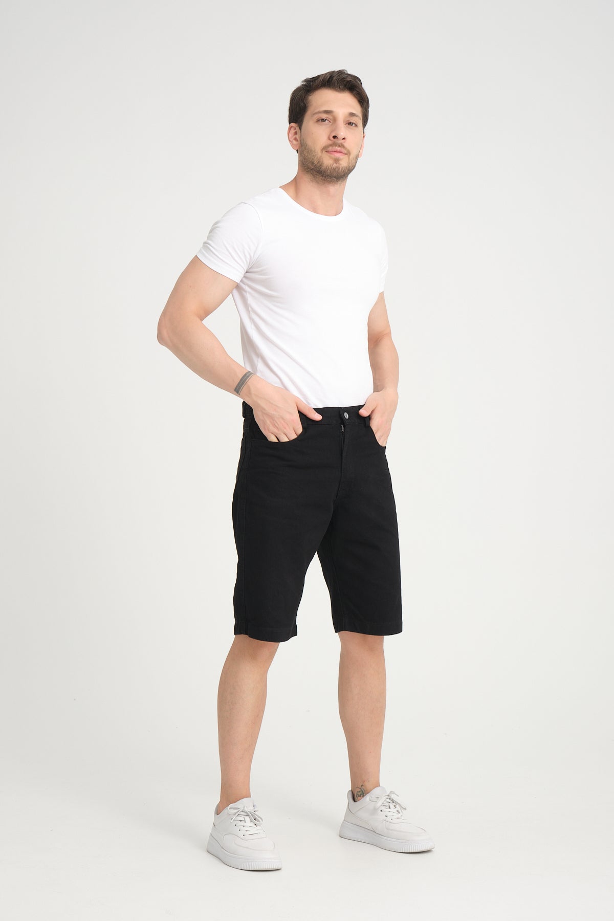 color:black