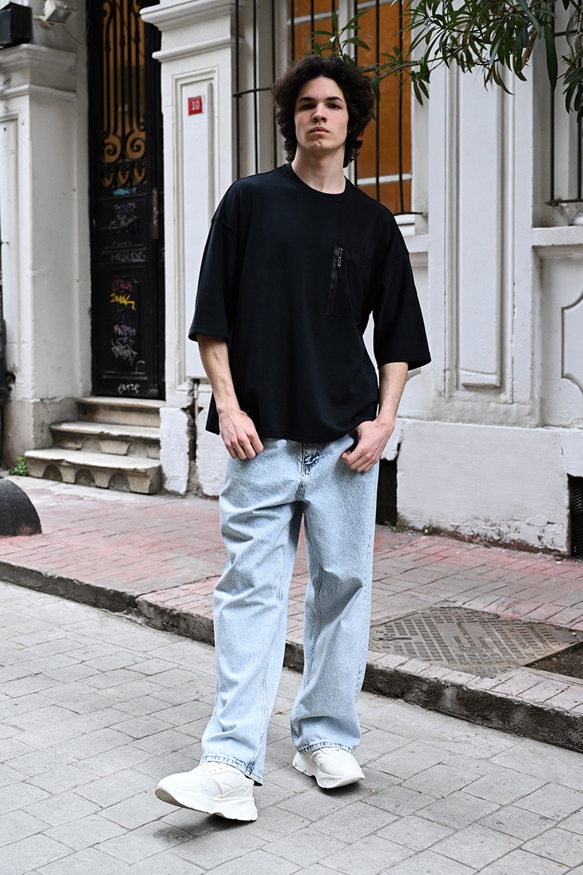 color:black