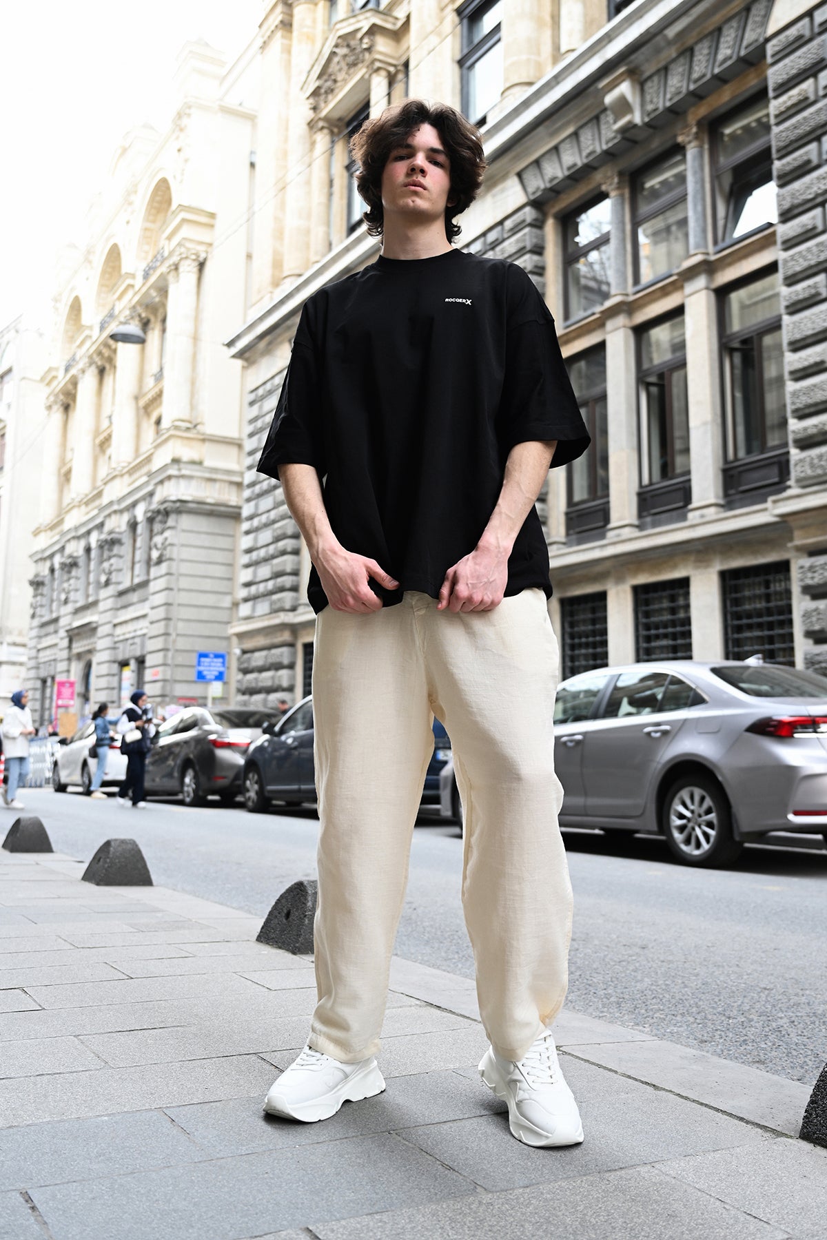 color:black