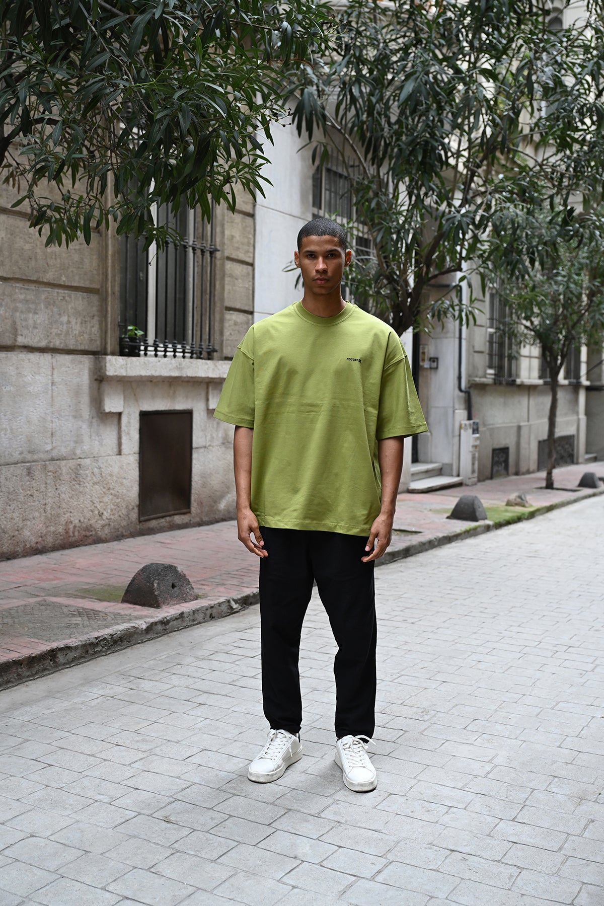 color:green
