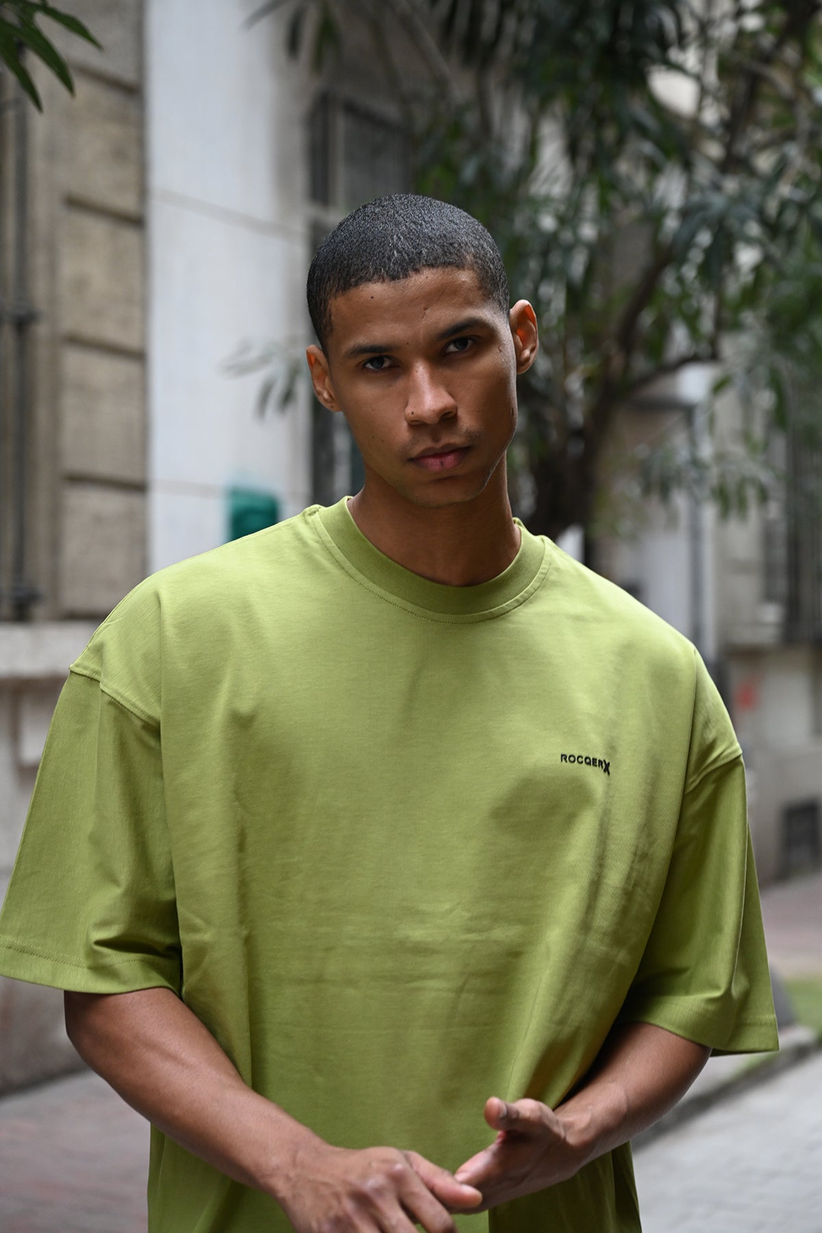 color:green