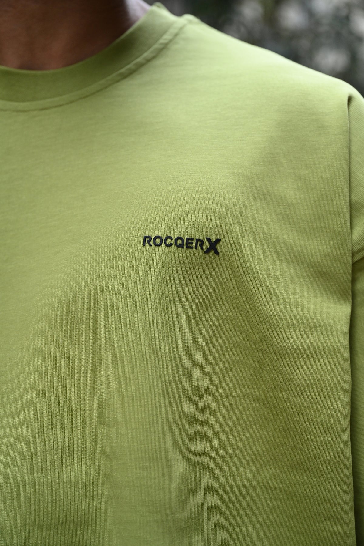 color:green