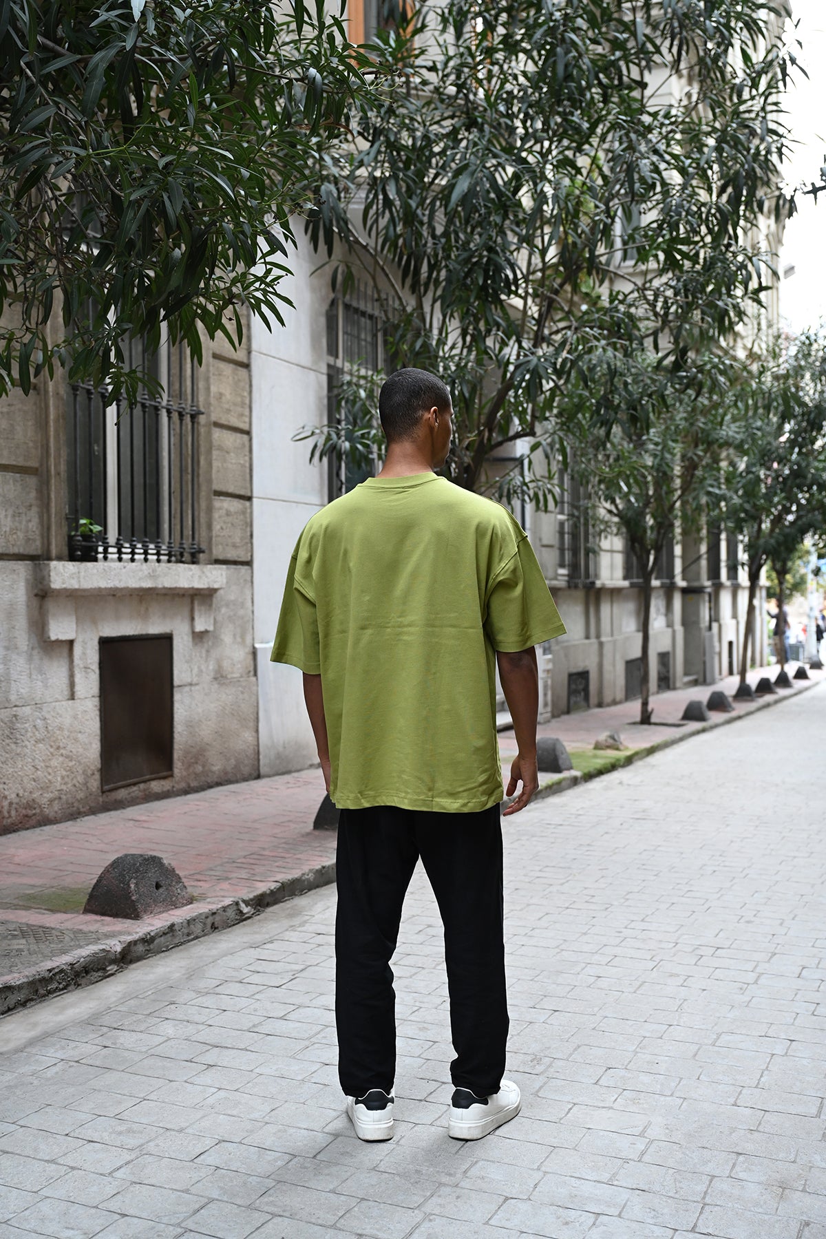 color:green