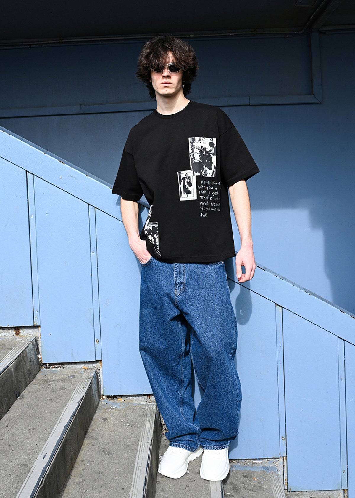 color:black