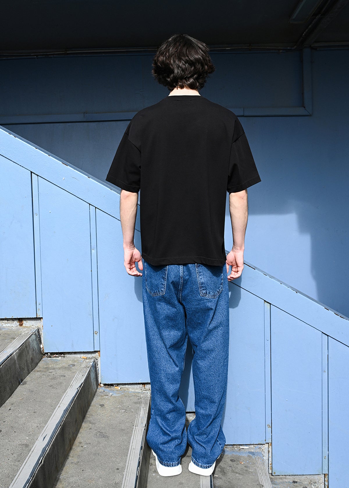 color:black