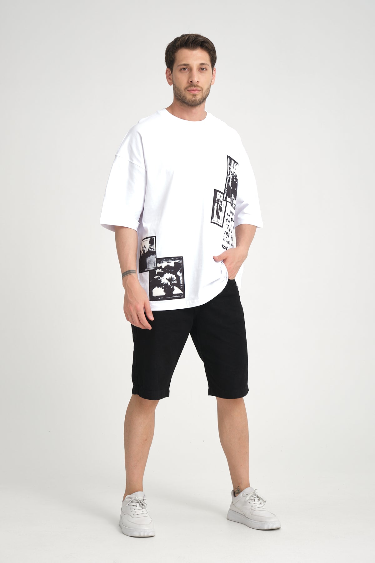 color:white