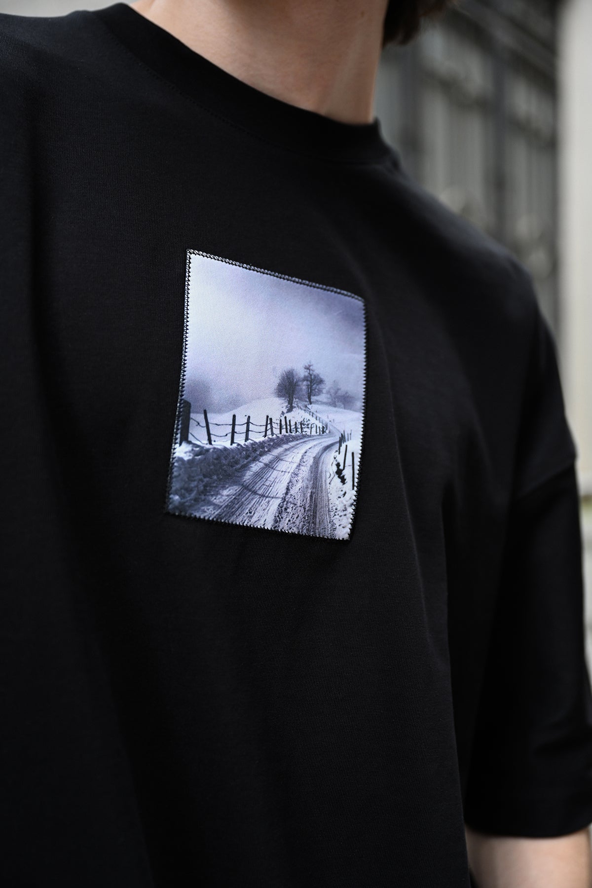 color:black
