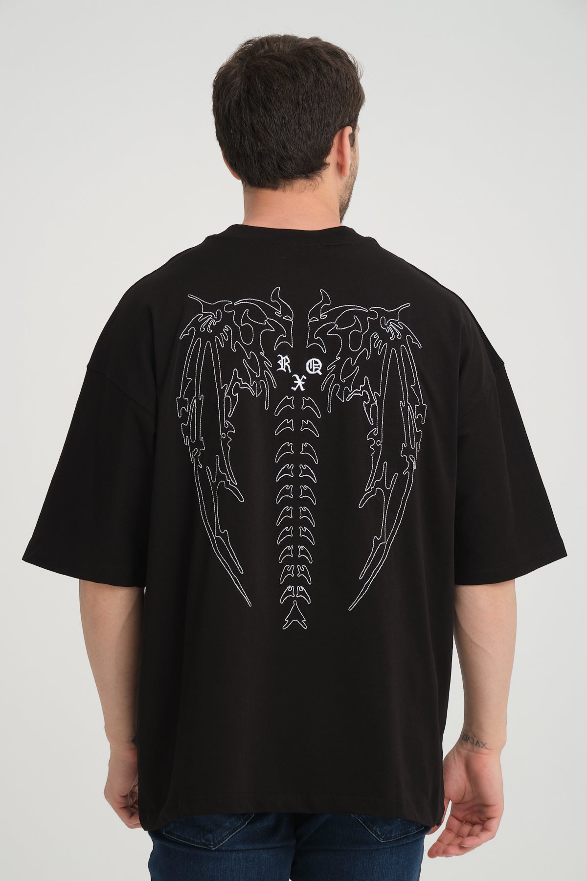 color:black