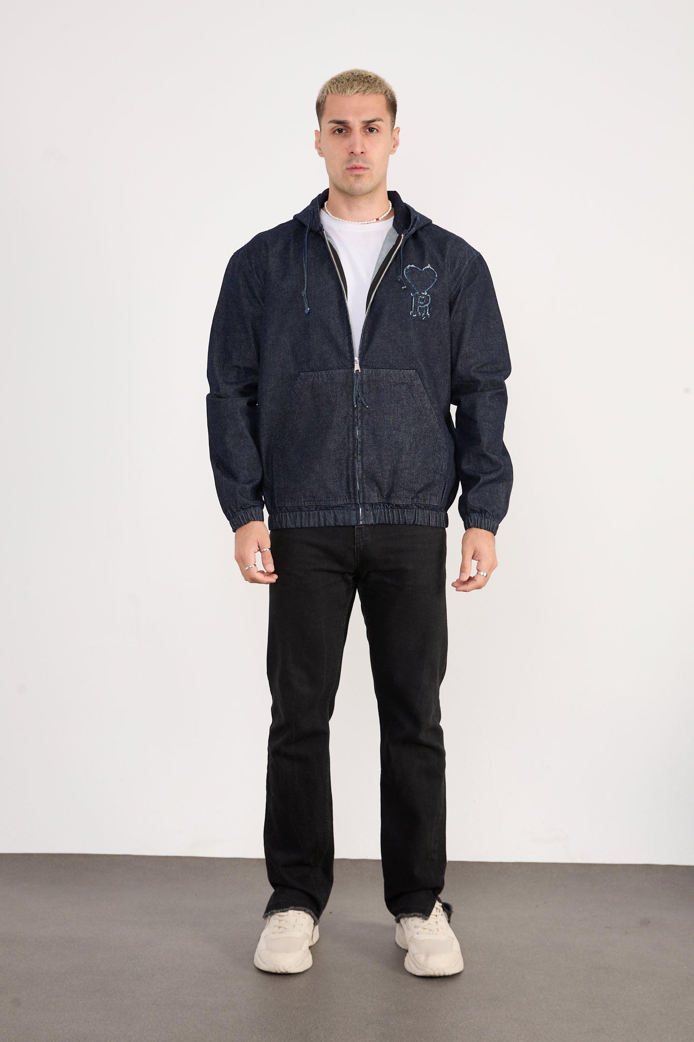 color:navy