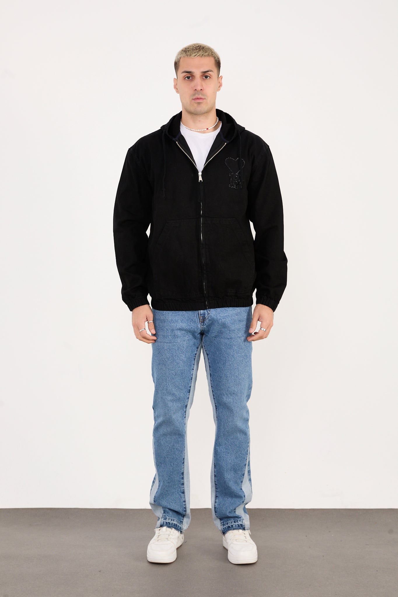 color:black