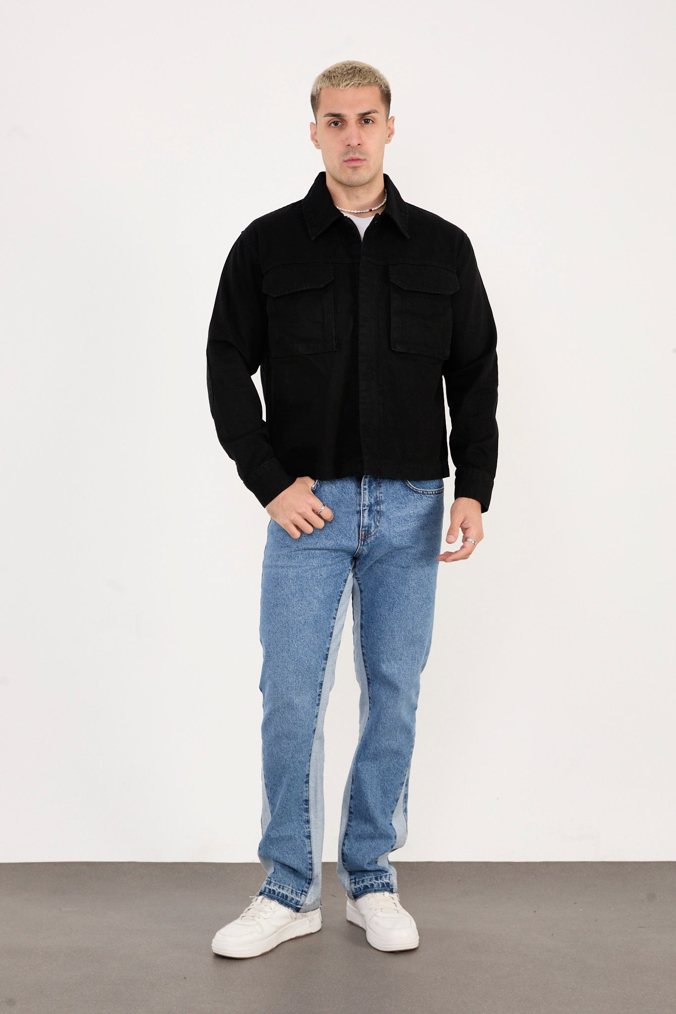 color:black