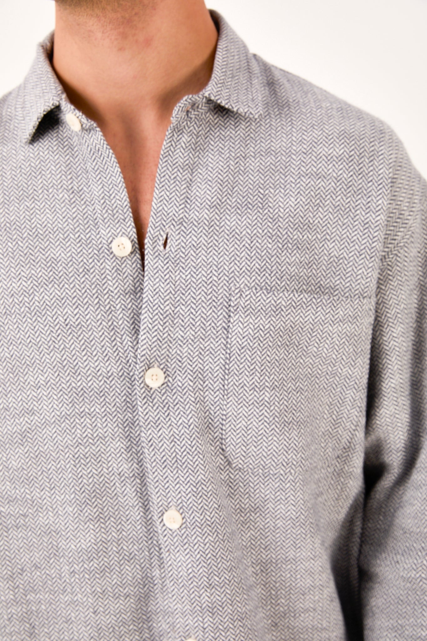 color:navy