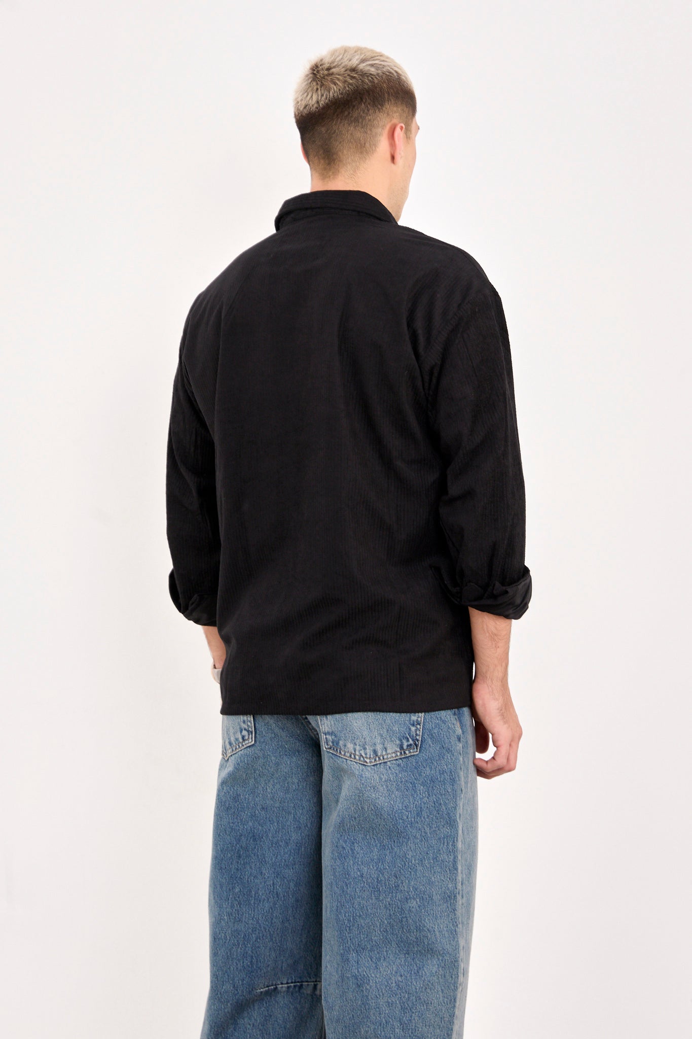 color:black
