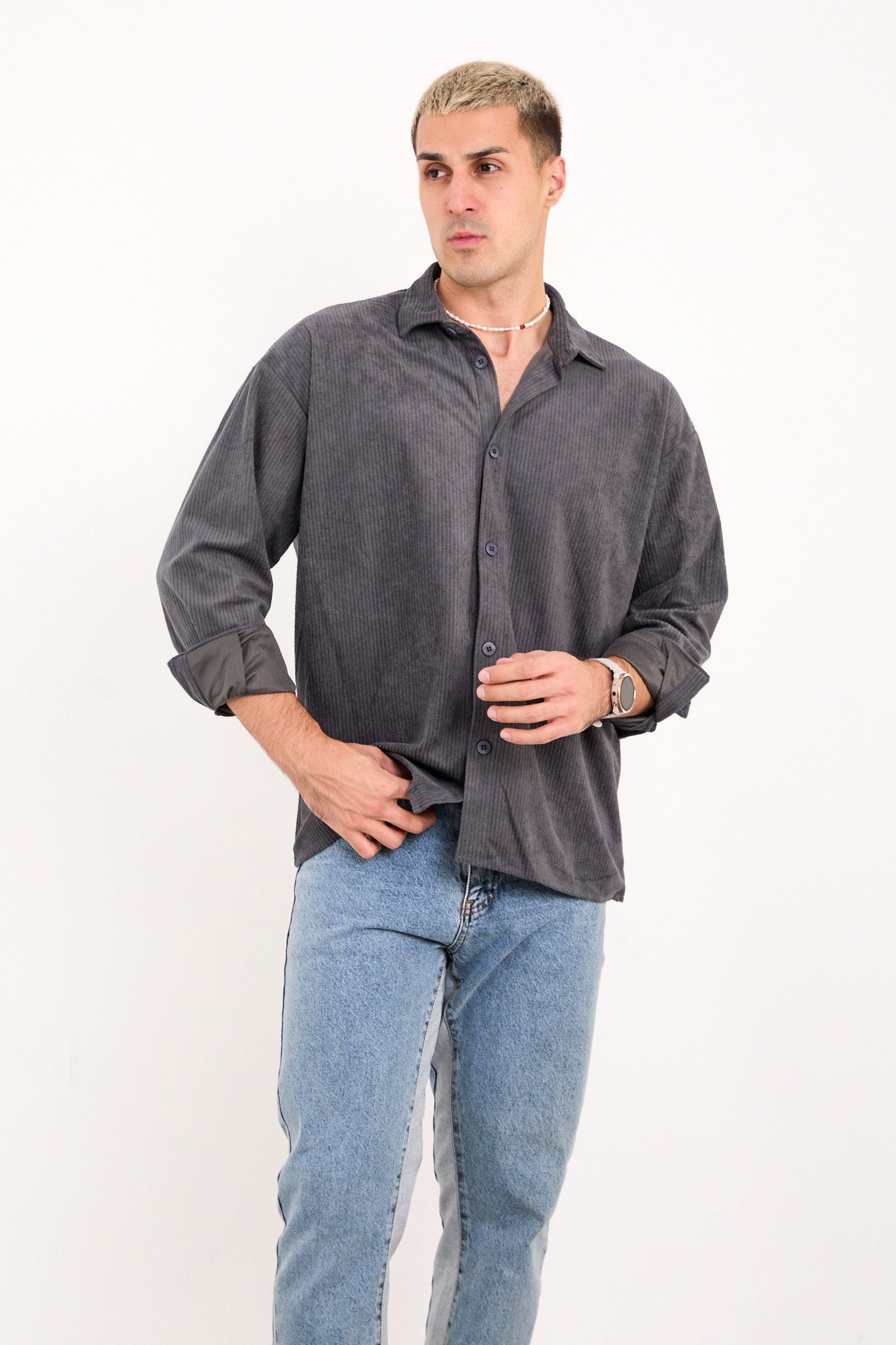 color:gray