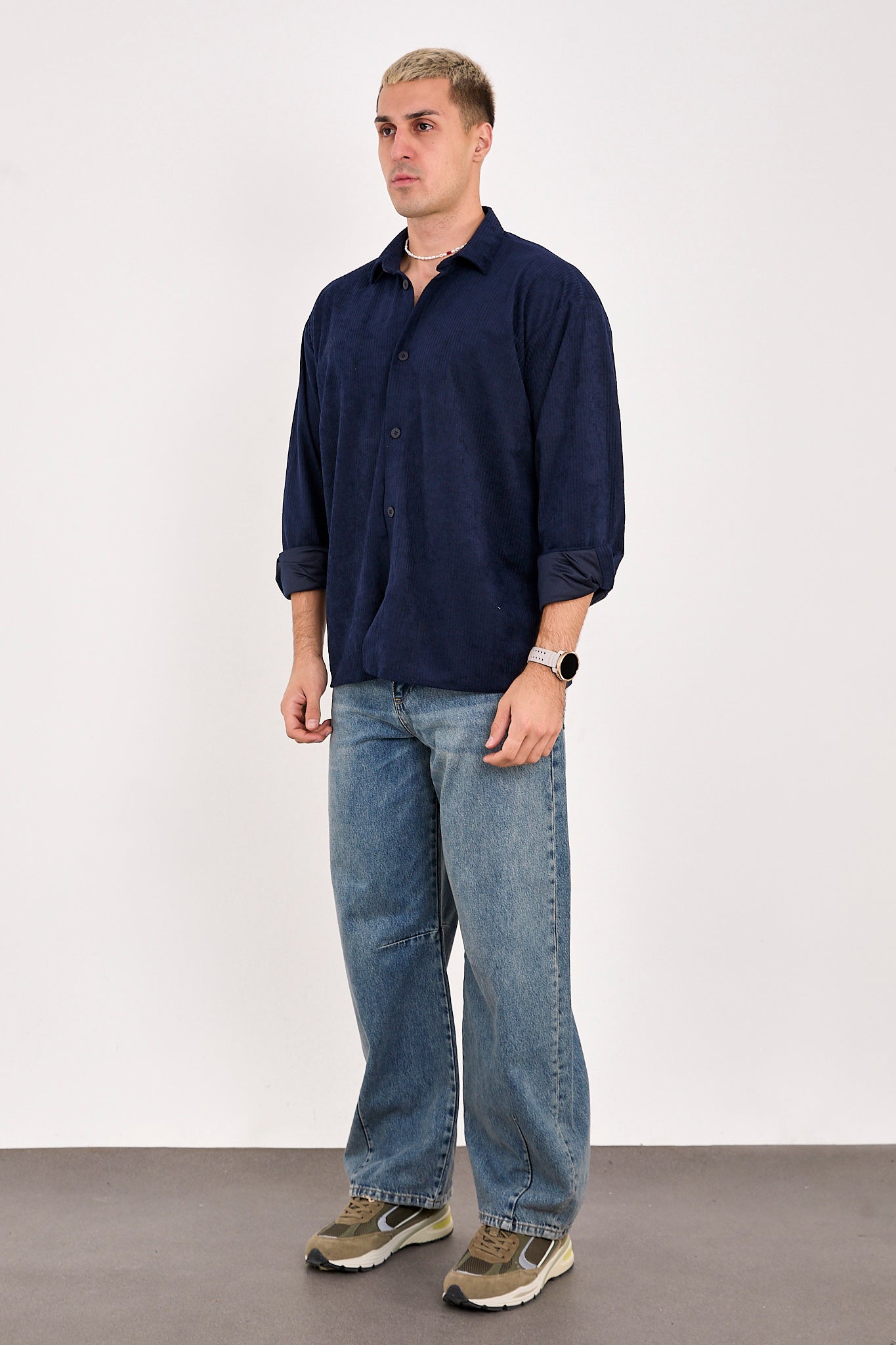 color:navy