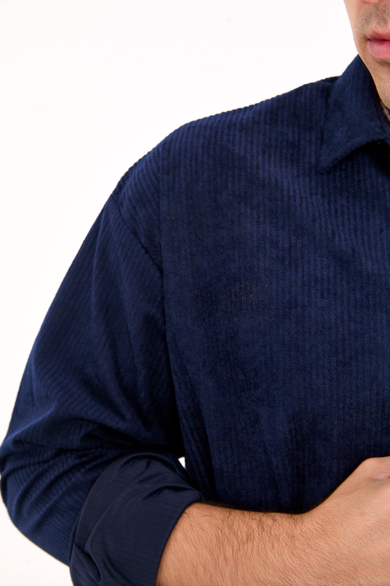 color:navy