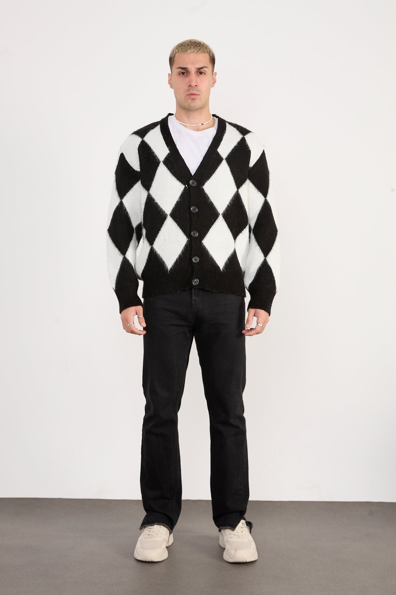  color:black