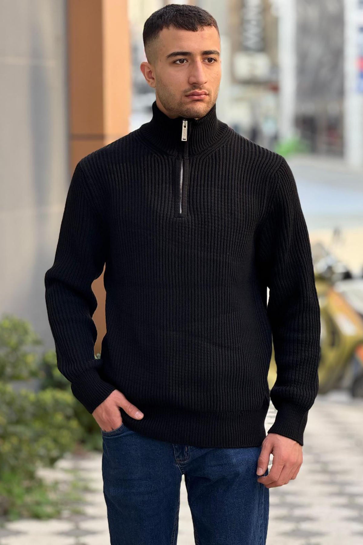 color-card:black color:black