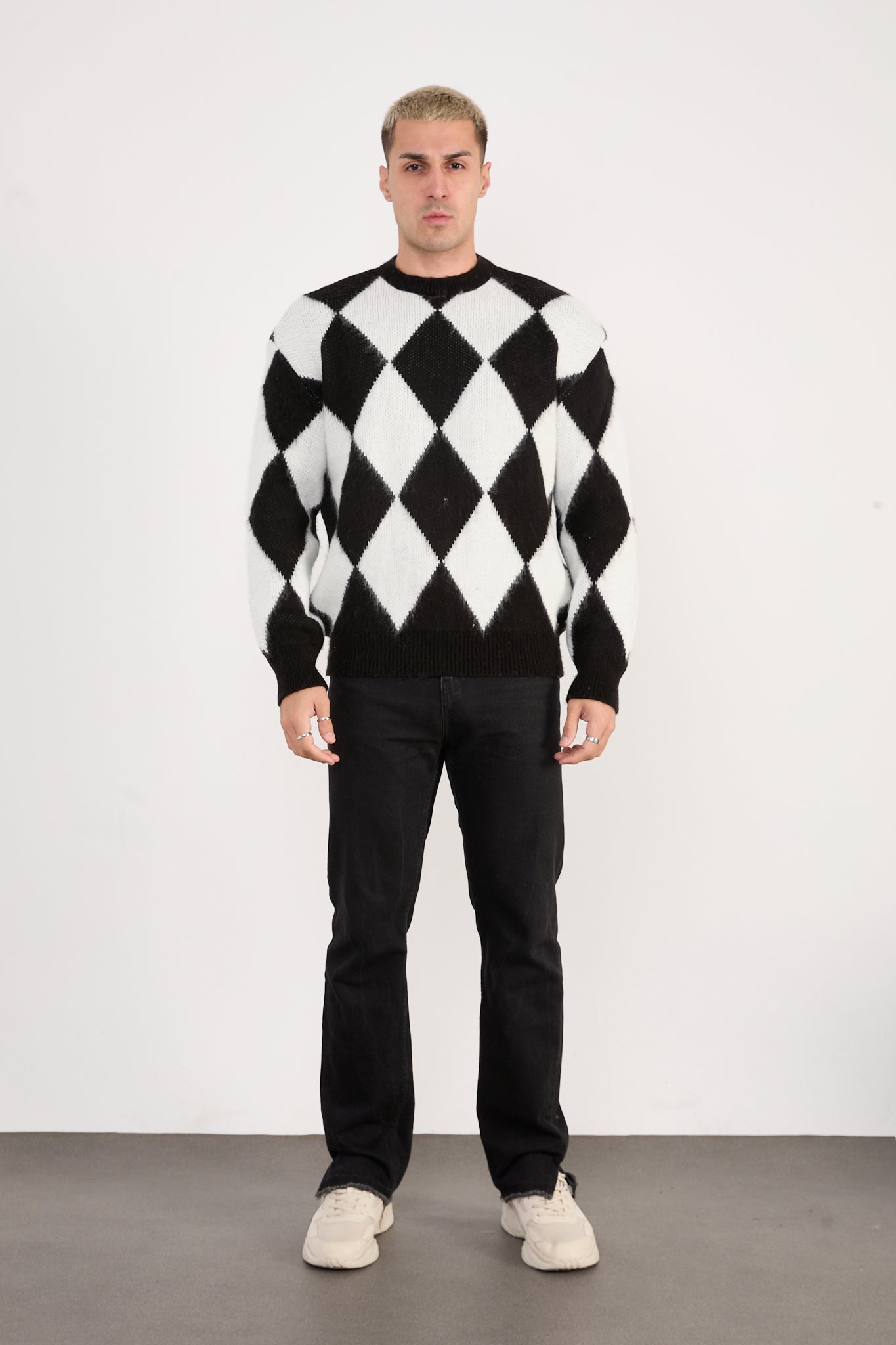  color:black